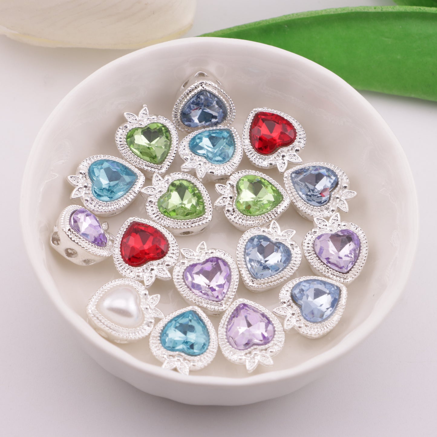 FS6226- Apple 6 Alloy Beads (Not Pen-Passable)