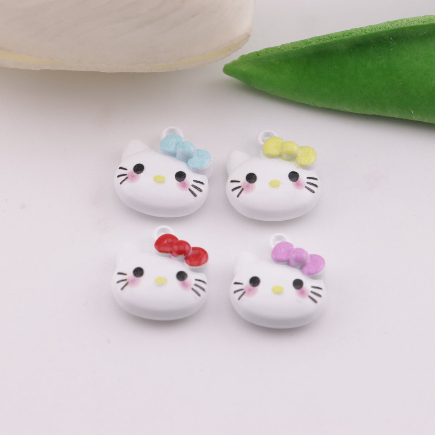 FS6229- HK Alloy Pendant