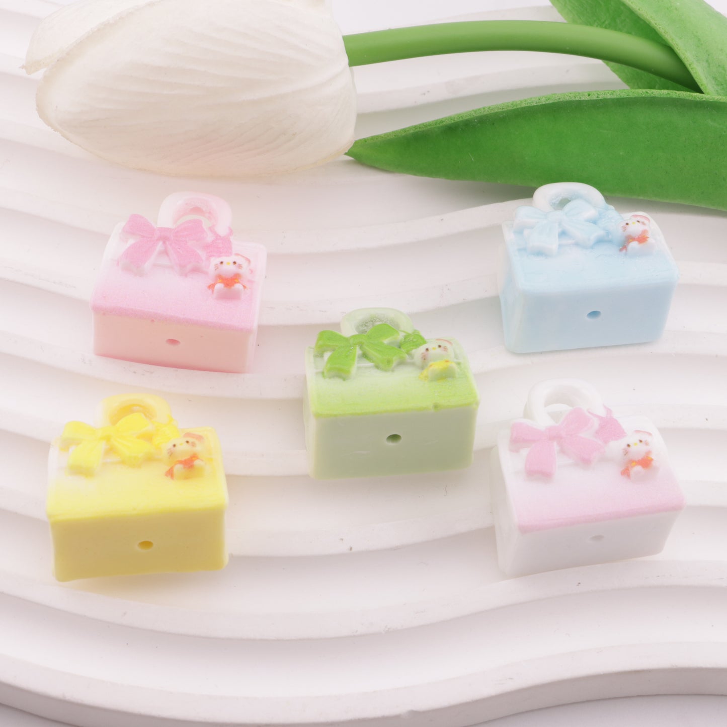 FS6267- Sanrio Bag Resin Beads