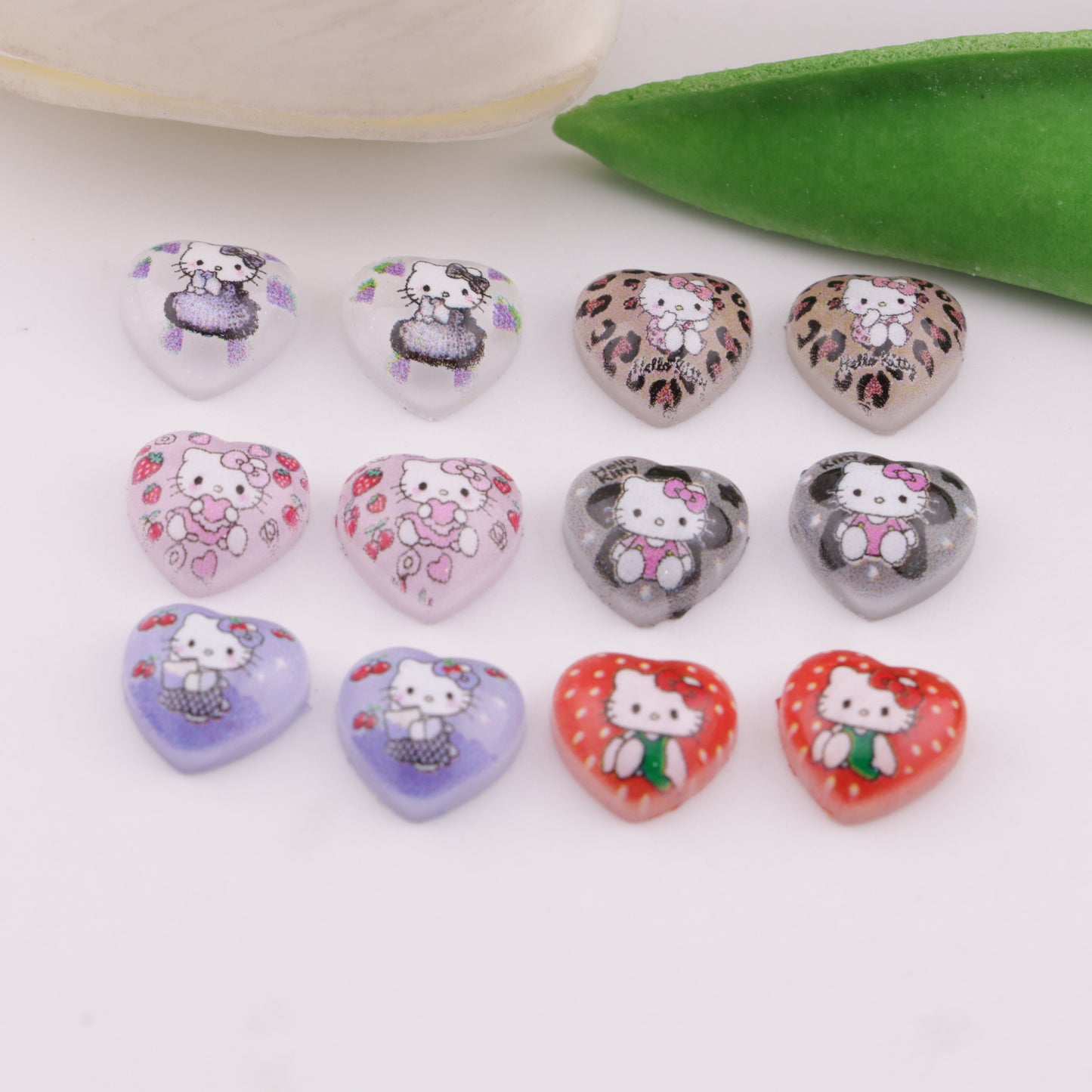 FS6285- 10mm Hk Heart Charms Heart-Shaped Kitty Patches