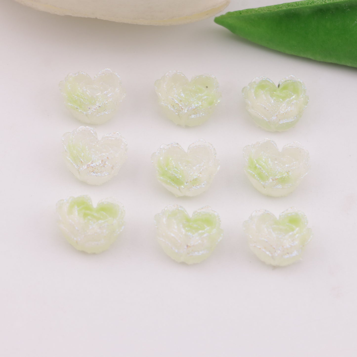 FS6300- About 9×10mm Luminous Heart Charms Glow-In-The-Dark Heart Embedded Flower Patches