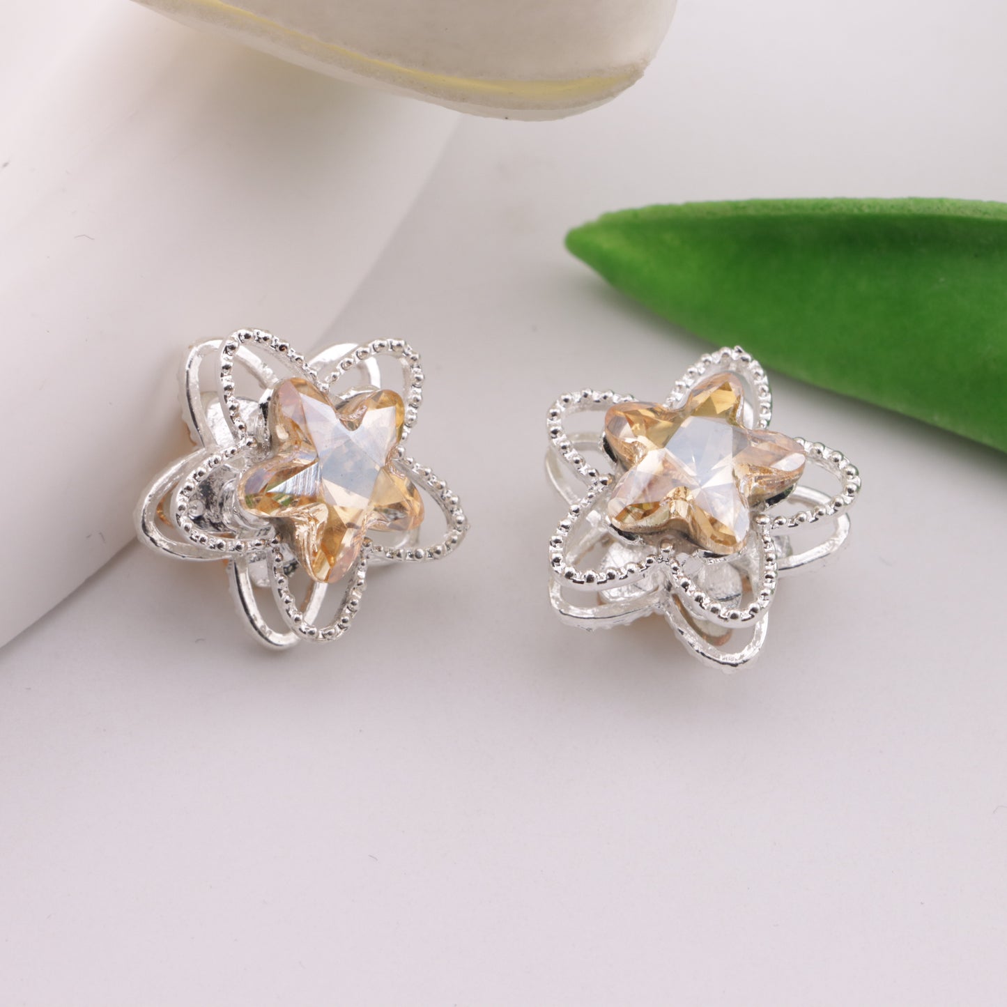 FS6326- Five - pointed Star Four - way Alloy Beads