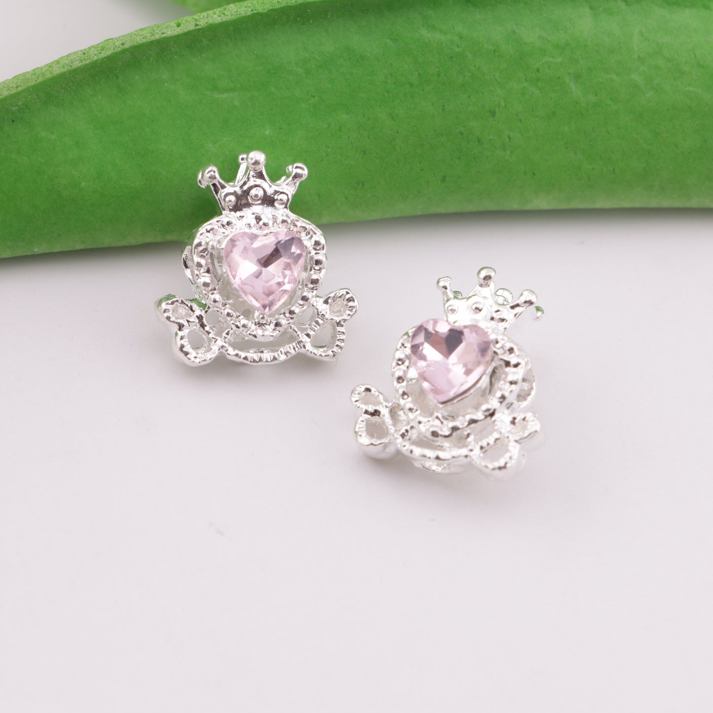 FS6334- Horse - Drawn Carriage Four - Way Alloy Beads