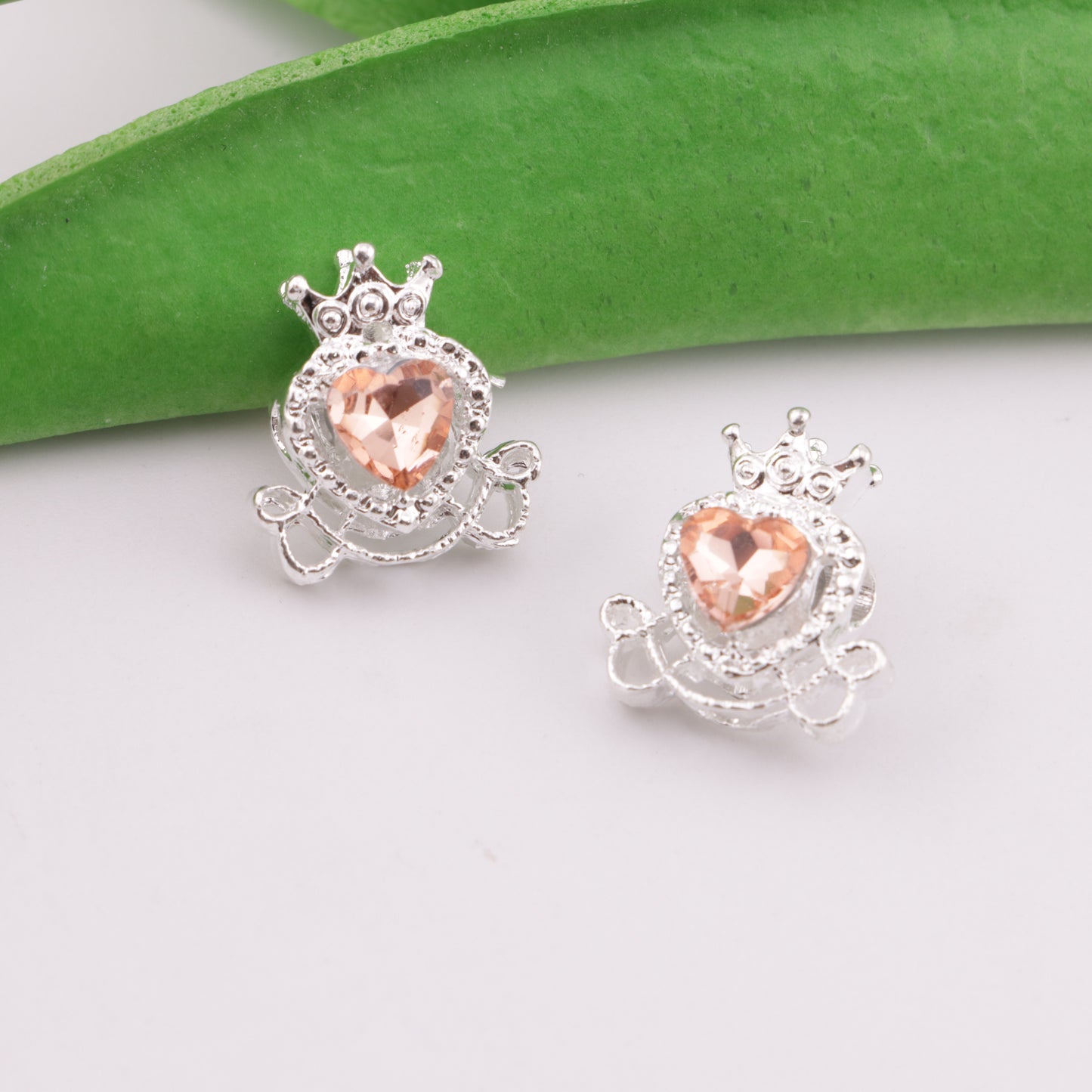 FS6334- Horse - Drawn Carriage Four - Way Alloy Beads