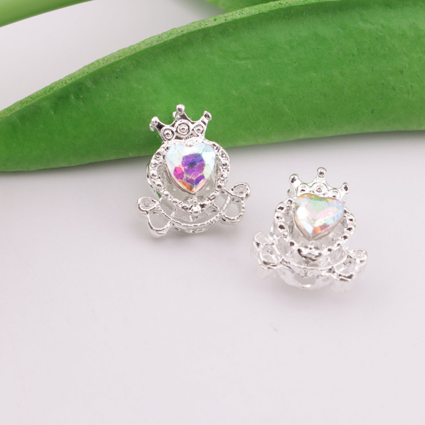 FS6334- Horse - Drawn Carriage Four - Way Alloy Beads