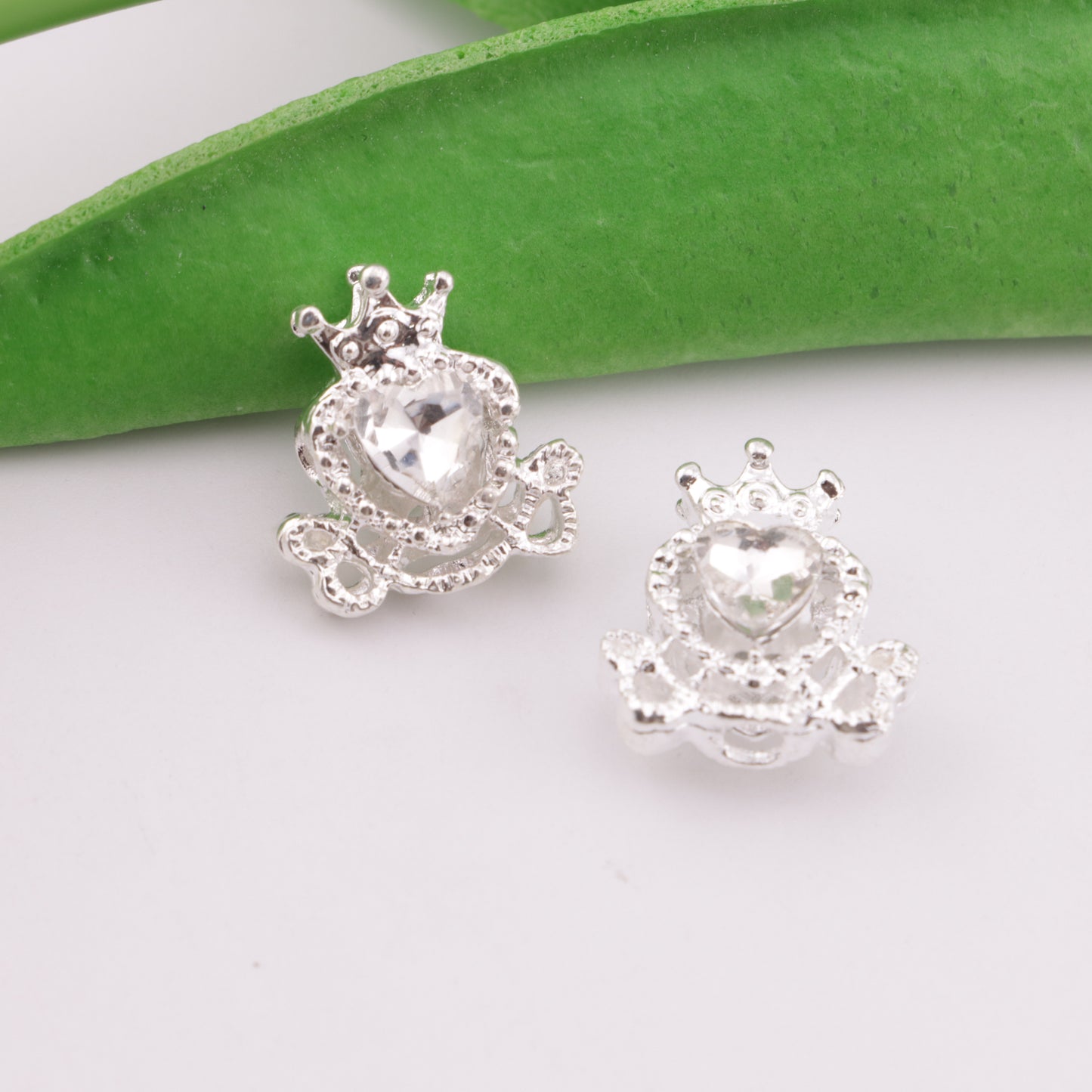 FS6334- Horse - Drawn Carriage Four - Way Alloy Beads
