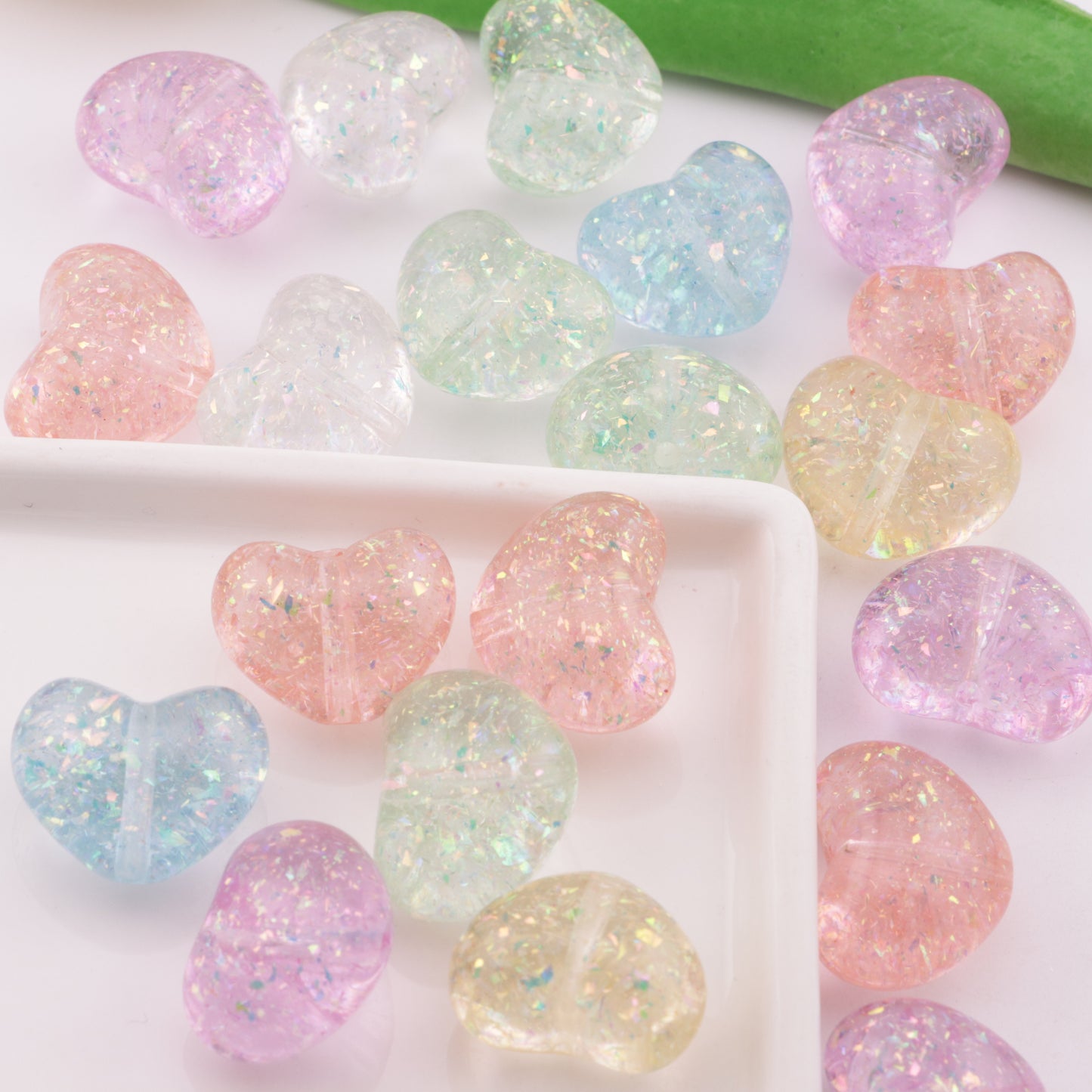 FS6337- 19mm Heart Gold Foil Resin Beads