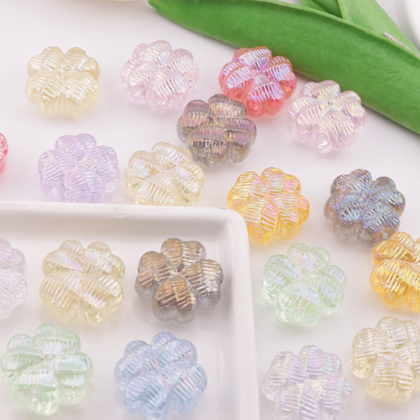 FS6338- 20mm UV Heart 4 Clover Beads