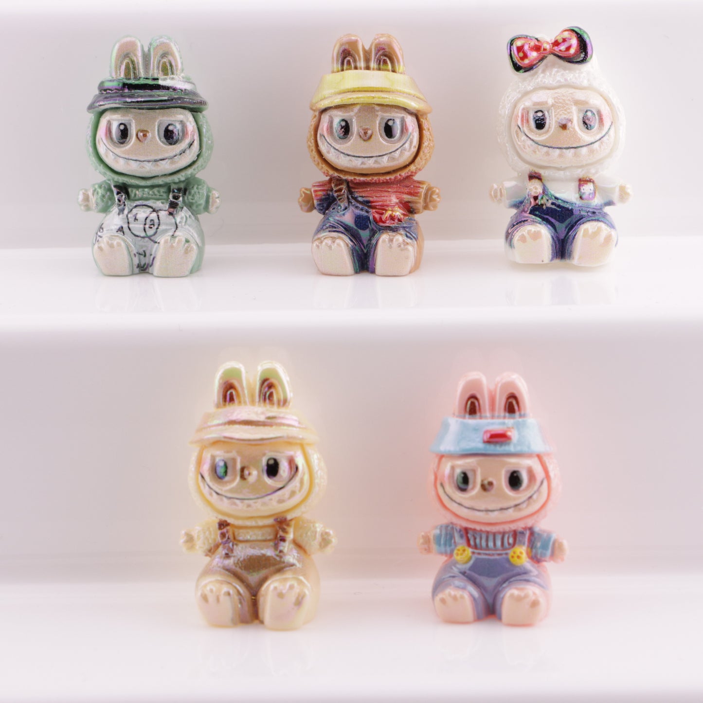 FS6362- Sitting Posture Pulling Labubu Resin Beads Through Holes