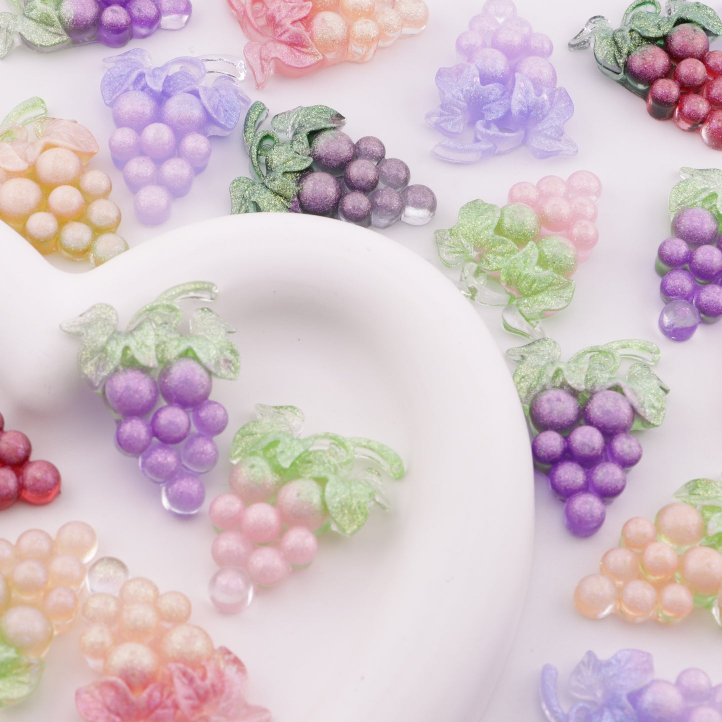 FS6384- 35×26Mm Luminous Grape Charms