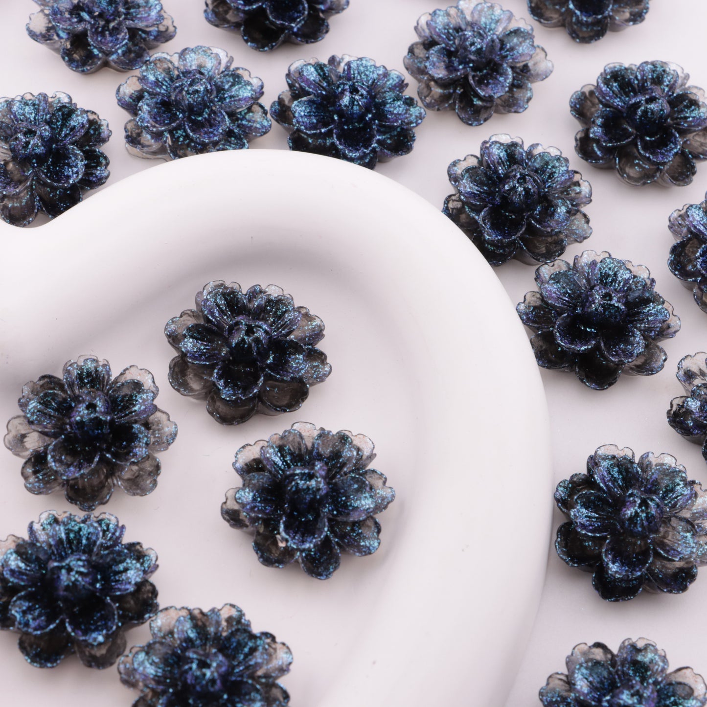 FS6385- 23mm Luminous Hibiscus Flower Charms