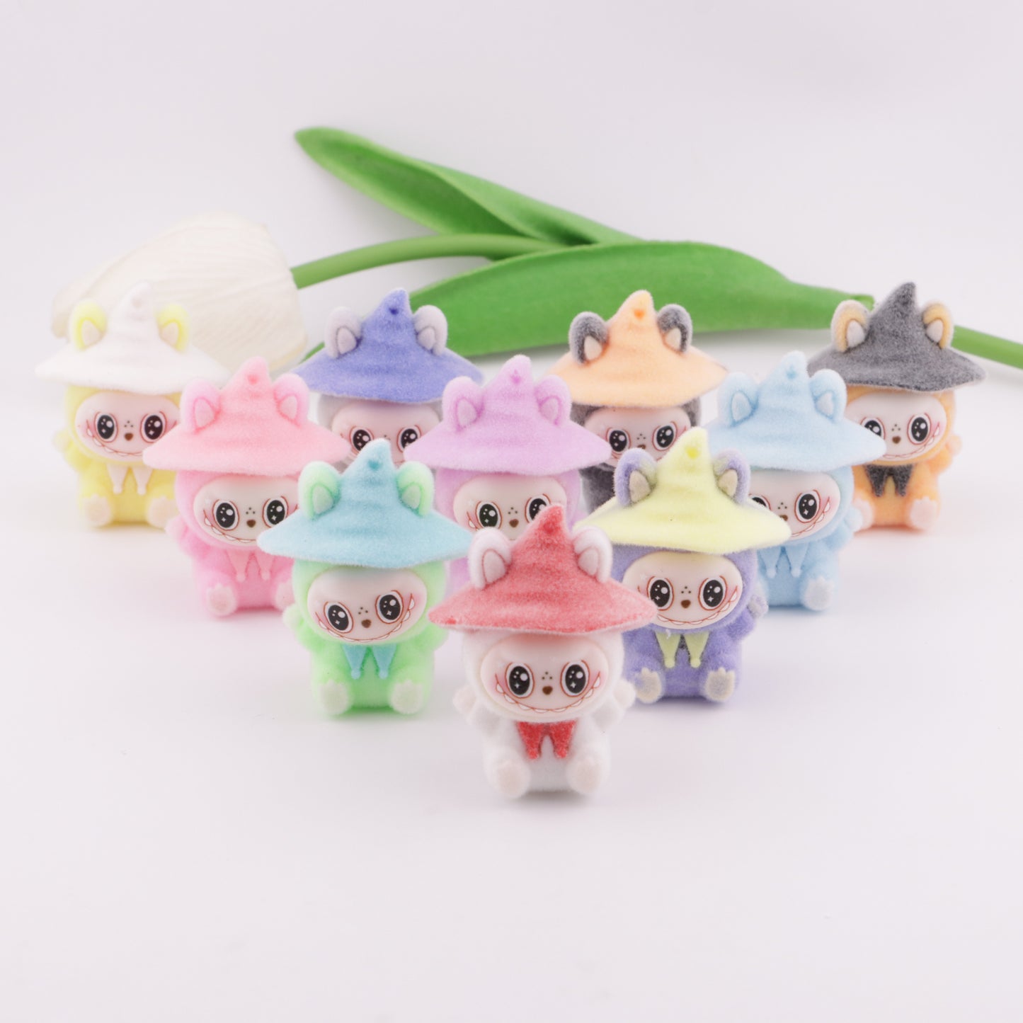 FS6378- 43×32Mm Hat Flocking Labubu Beads