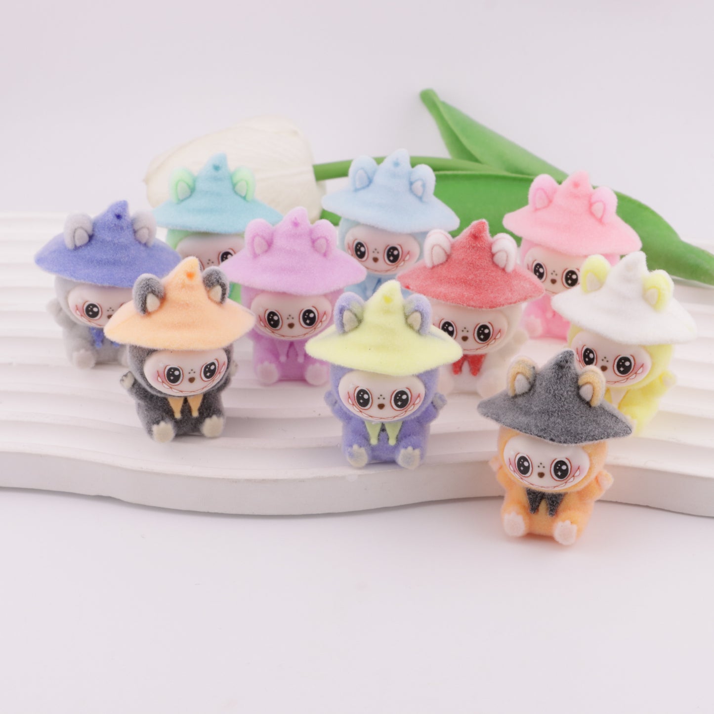 FS6378- 43×32Mm Hat Flocking Labubu Beads