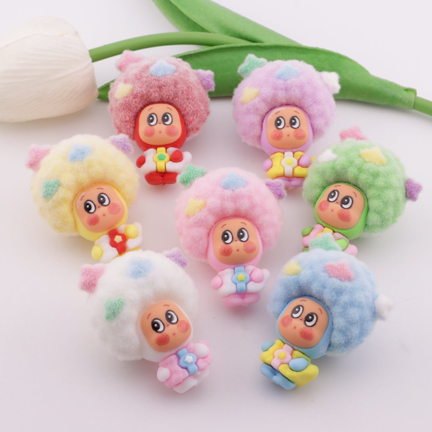 FS6372- 44×35Mm Afro-haired Flocked Alien Star Beads