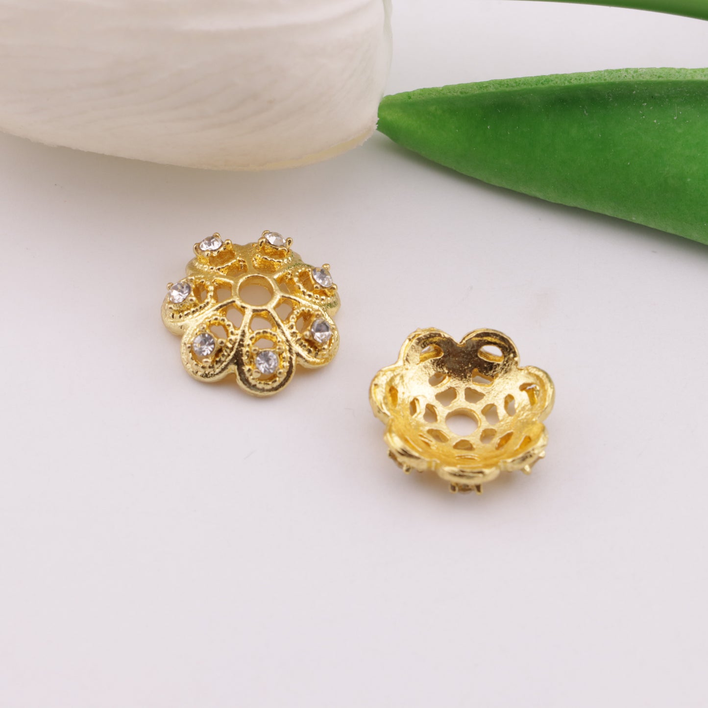 FS6365- 14mm Flower Beads With Diamonds Spacer (14mmの花のビーズとダイアモンドスペーサー)