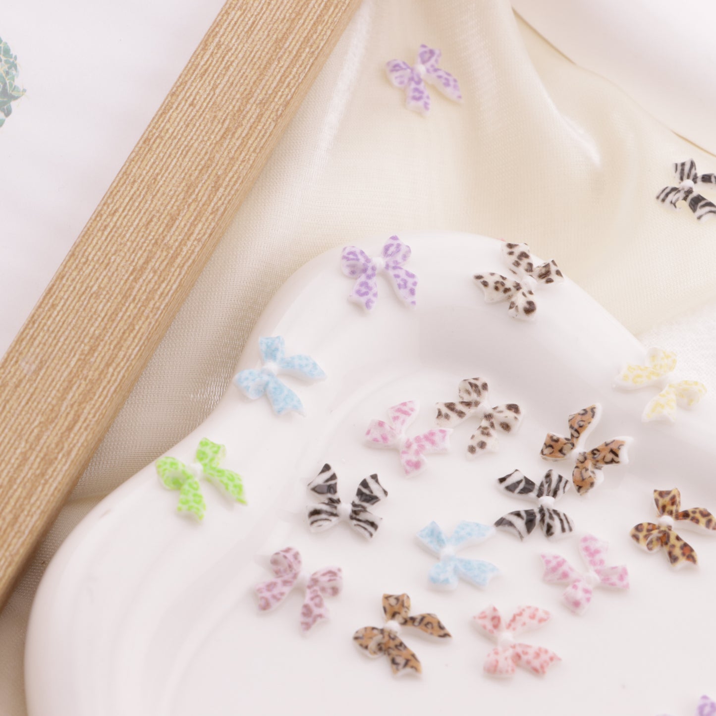 FS6400- Leopard Print Bowknot Nail Stickers