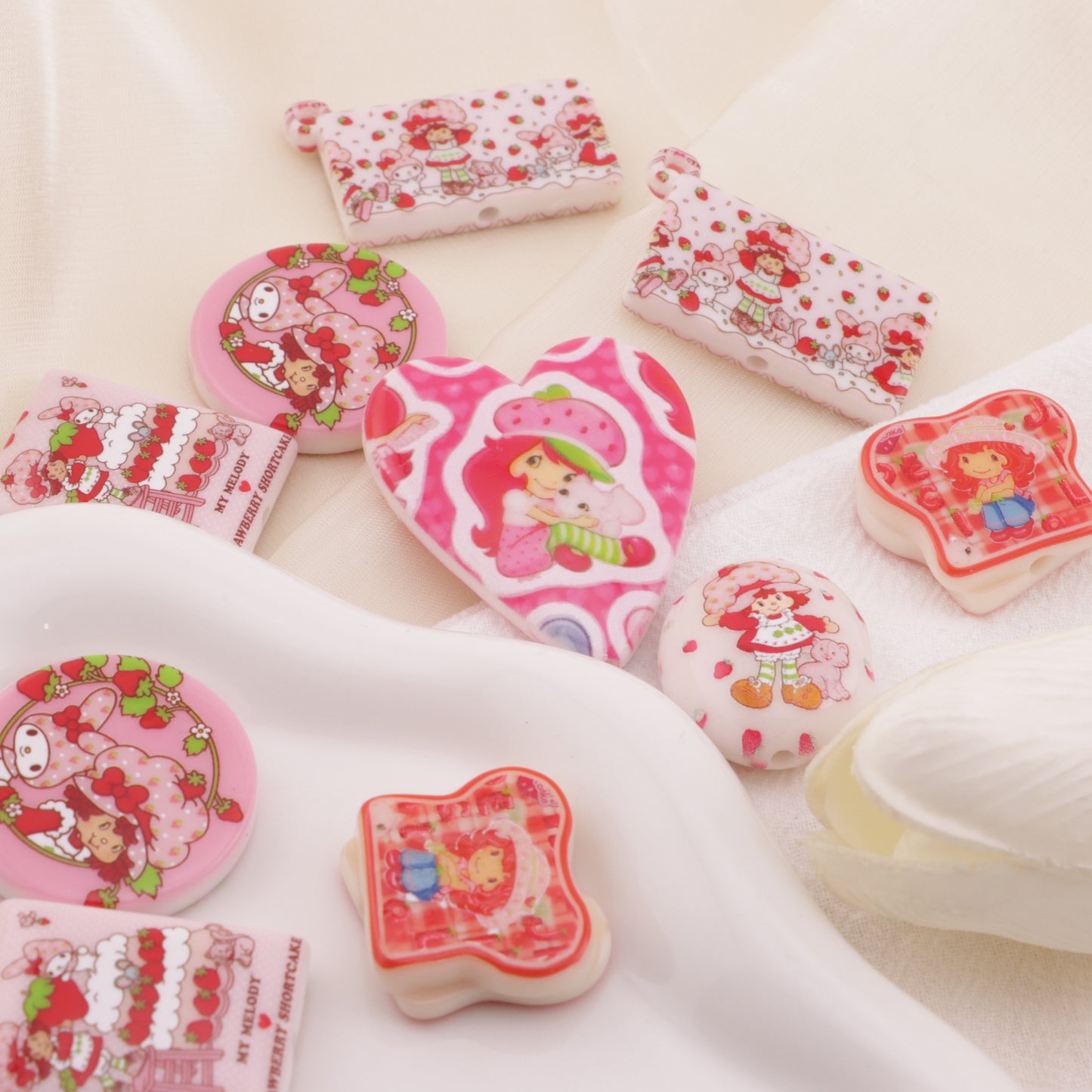 FS6401- Mixed Styles Of Strawberry Girl And Melody Beads And Patches