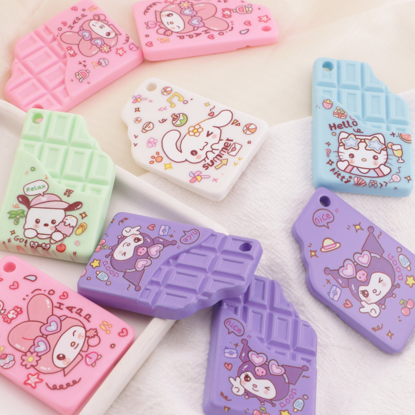 FS6417- 50×34mm Sanrio Hanging Hole Chocolate Chips
