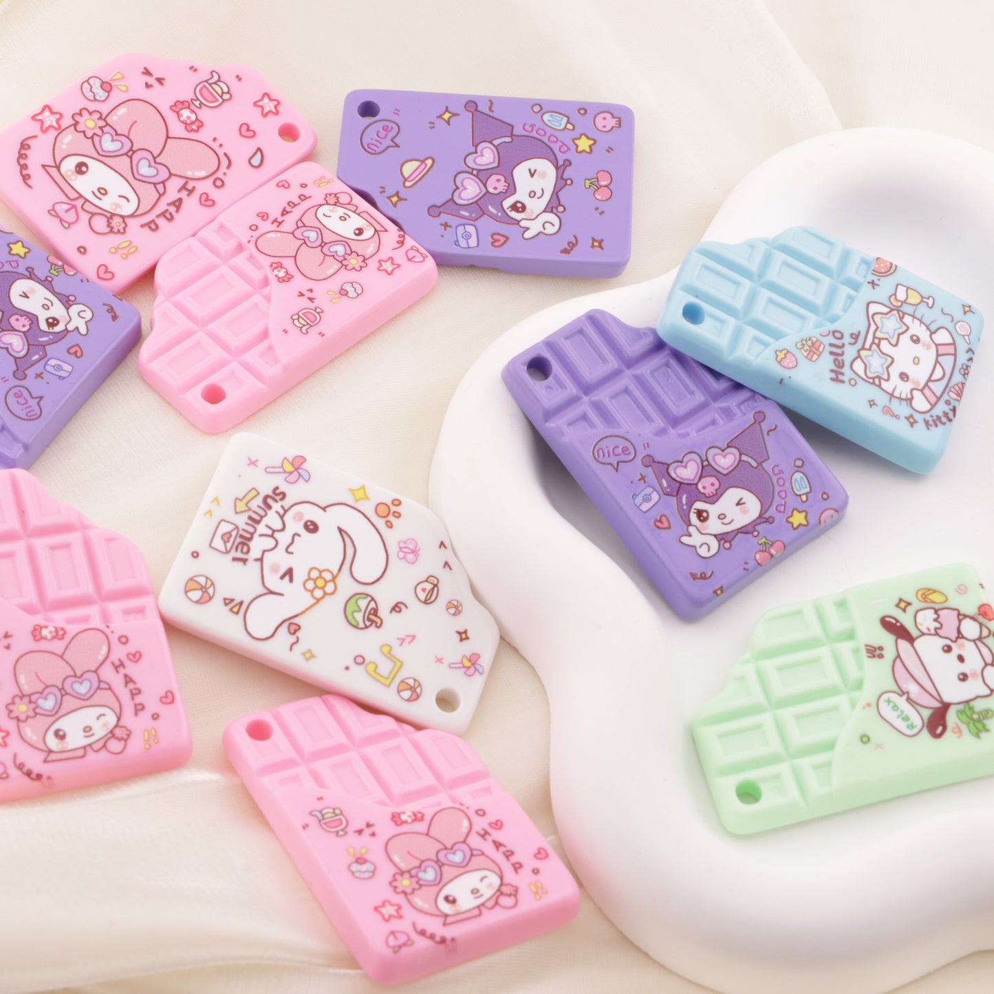 FS6417- 50×34mm Sanrio Hanging Hole Chocolate Chips