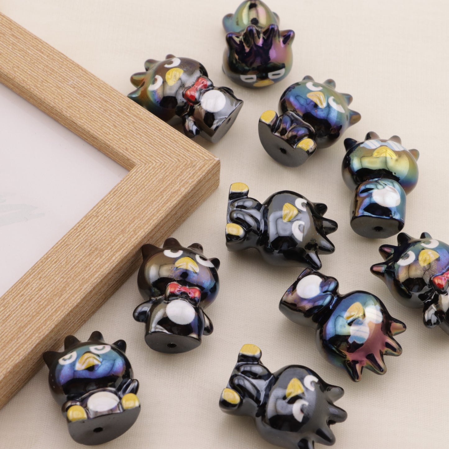 FS6464- Approximately 30×20mm Penguin Resin Beads
