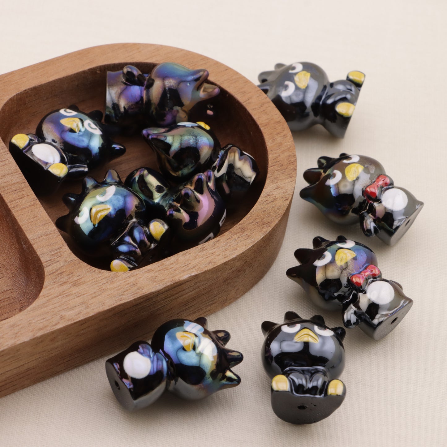 FS6464- Approximately 30×20mm Penguin Resin Beads