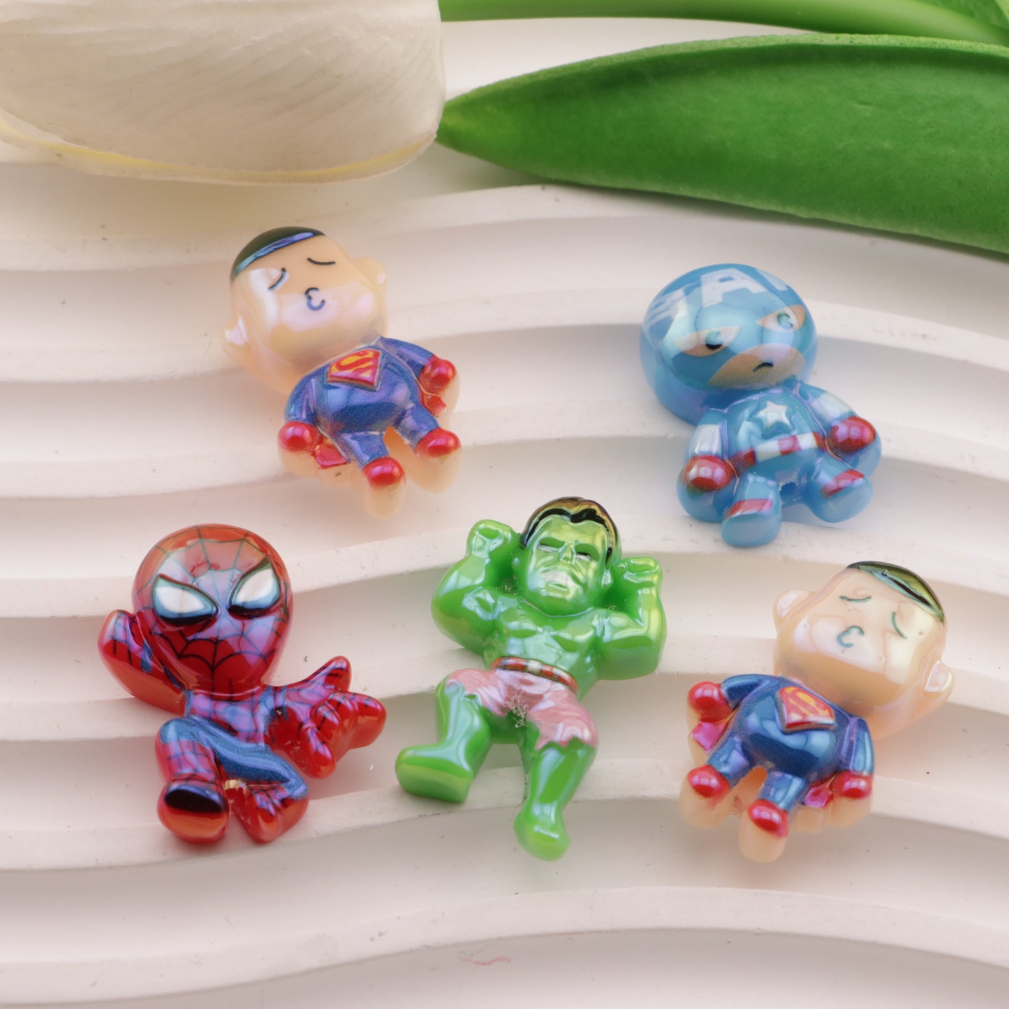 FS6477- Approximately 2×3cm Avengers Acrylic Resin Beads (約2×3cmのアベンジャーズアクリル樹脂ビーズ)