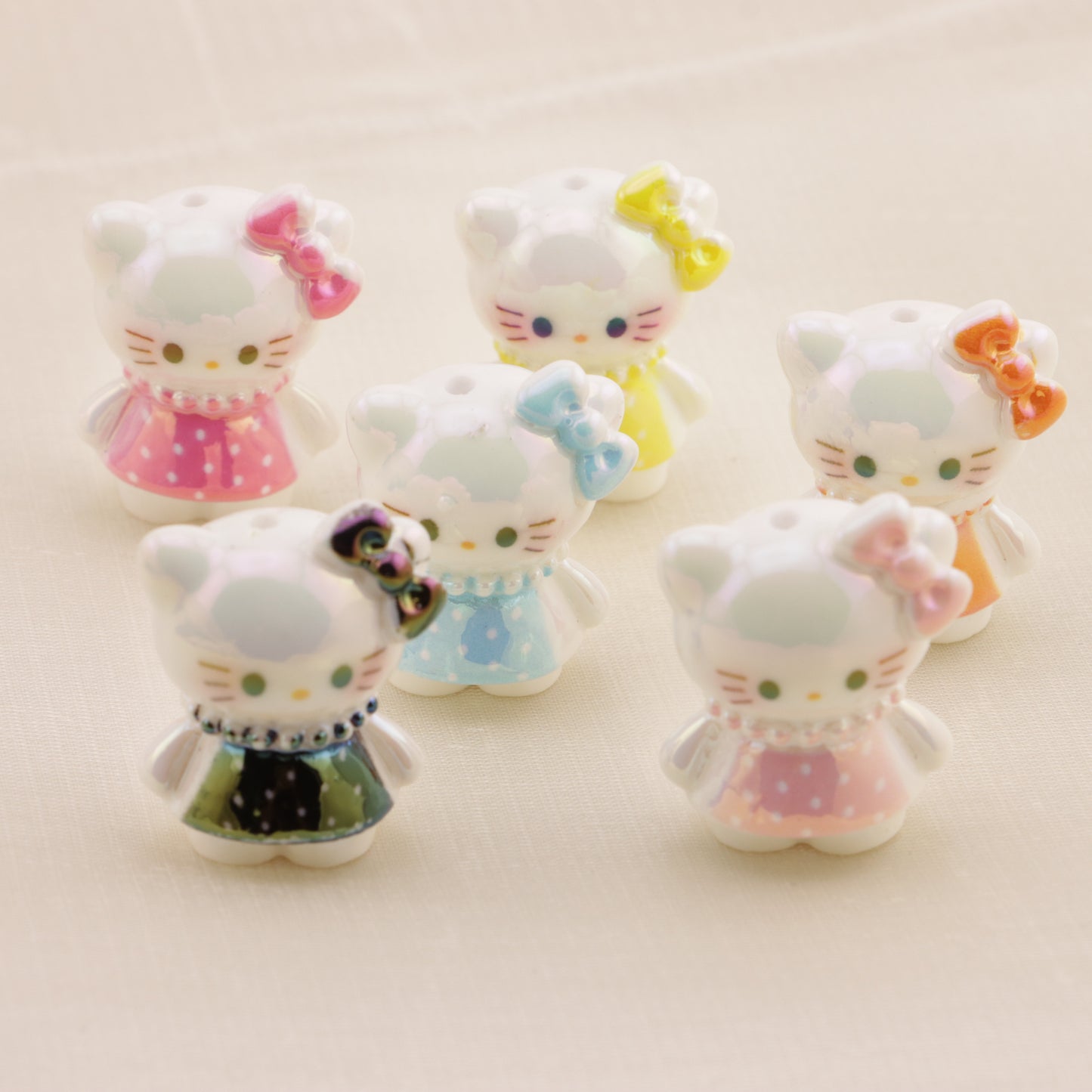FS6465- Approximately 28×20Mm Three-Dimensional HK Resin Beads