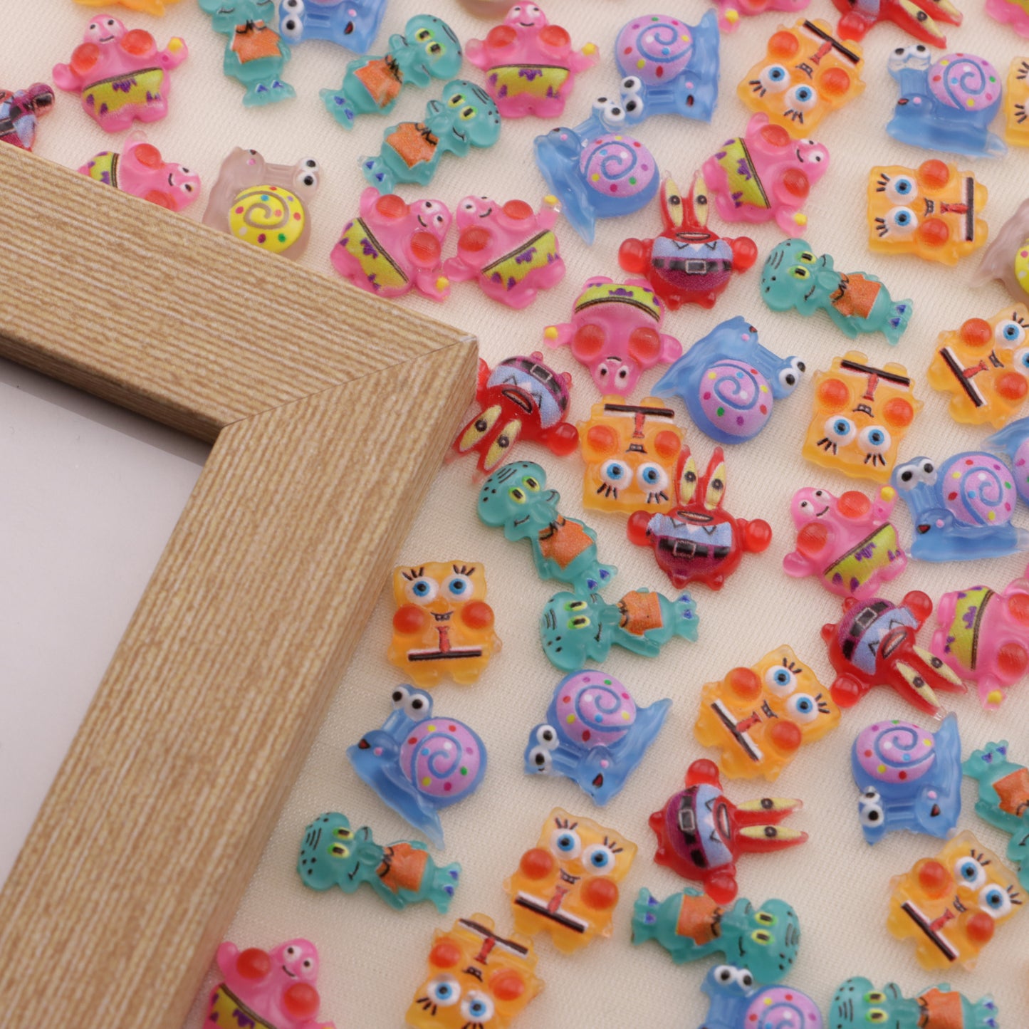 FS6509- Approximately 12Mm SpongeBob Series Nail Stickers