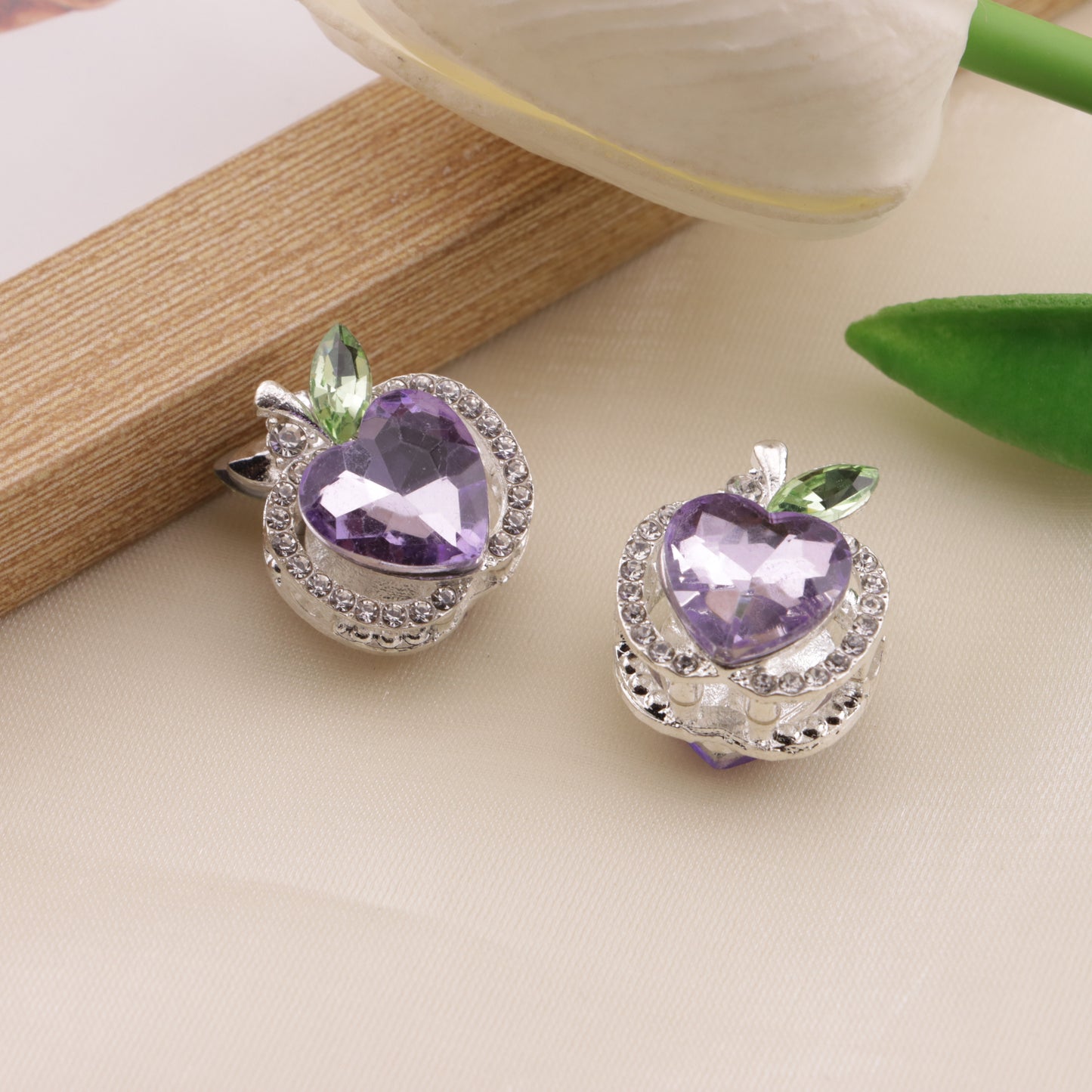 FS6493- Approximately 1.7×2×1.6Cm Apple Four-Way Alloy Beads