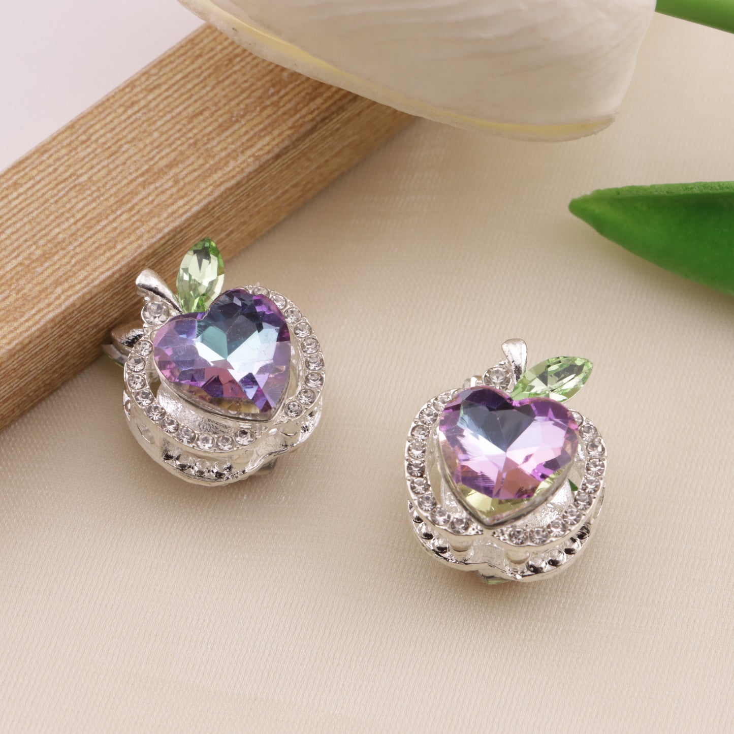 FS6493- Approximately 1.7×2×1.6Cm Apple Four-Way Alloy Beads