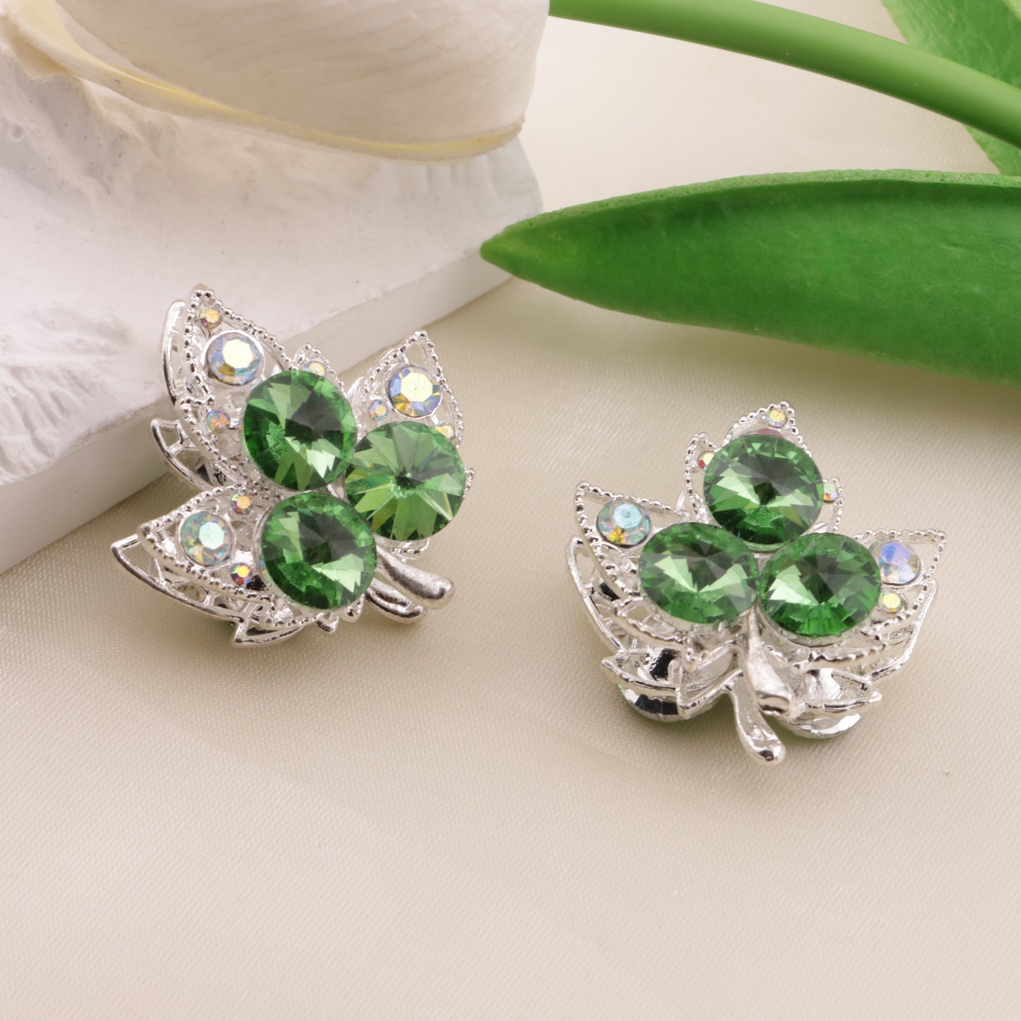 FS6487- Approximately 3.4×3.1×1.8Cm Double-Sided Three-Dimensional Maple Leaf Alloy Beads(約3.4×3.1×1.8cm 両面立体メープルリーフ合金ビーズ)