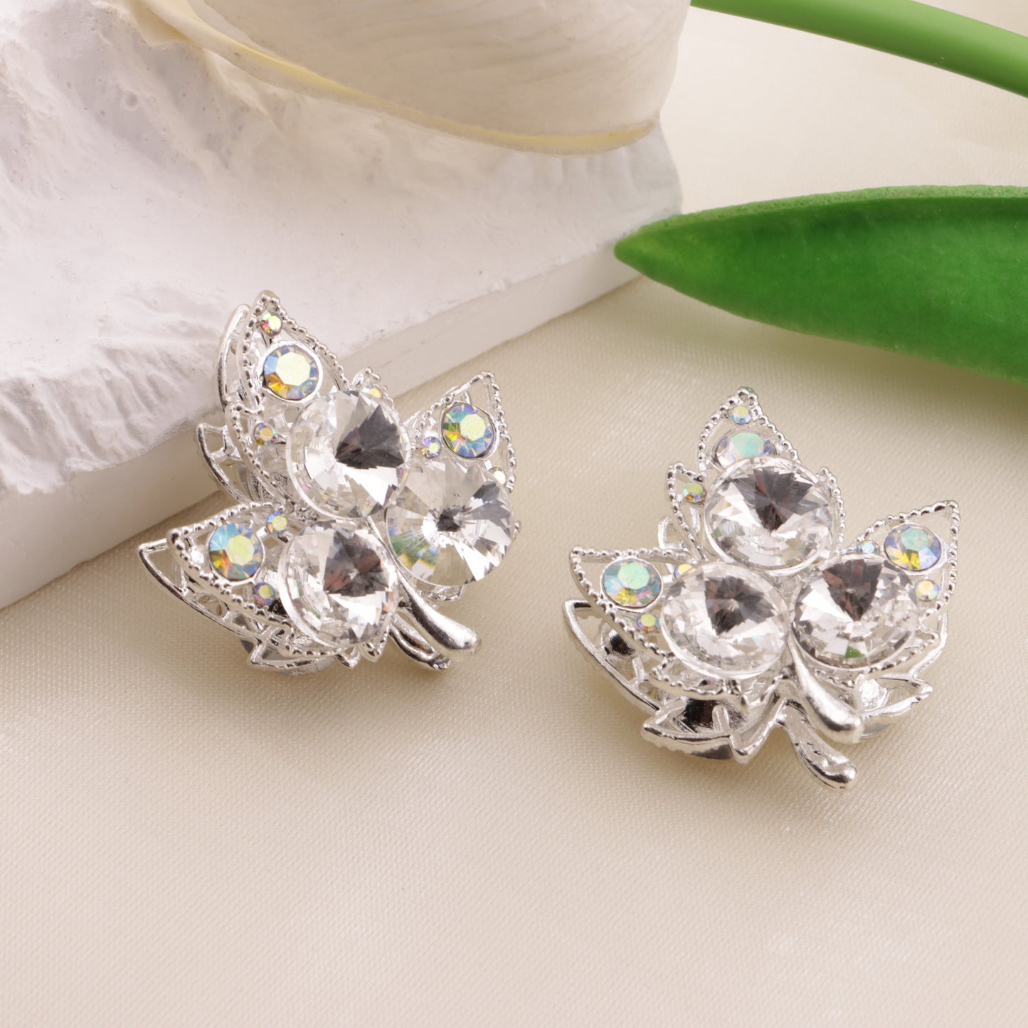 FS6487- Approximately 3.4×3.1×1.8Cm Double-Sided Three-Dimensional Maple Leaf Alloy Beads(約3.4×3.1×1.8cm 両面立体メープルリーフ合金ビーズ)