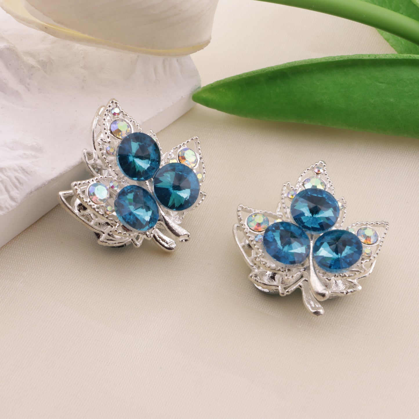 FS6487- Approximately 3.4×3.1×1.8Cm Double-Sided Three-Dimensional Maple Leaf Alloy Beads(約3.4×3.1×1.8cm 両面立体メープルリーフ合金ビーズ)