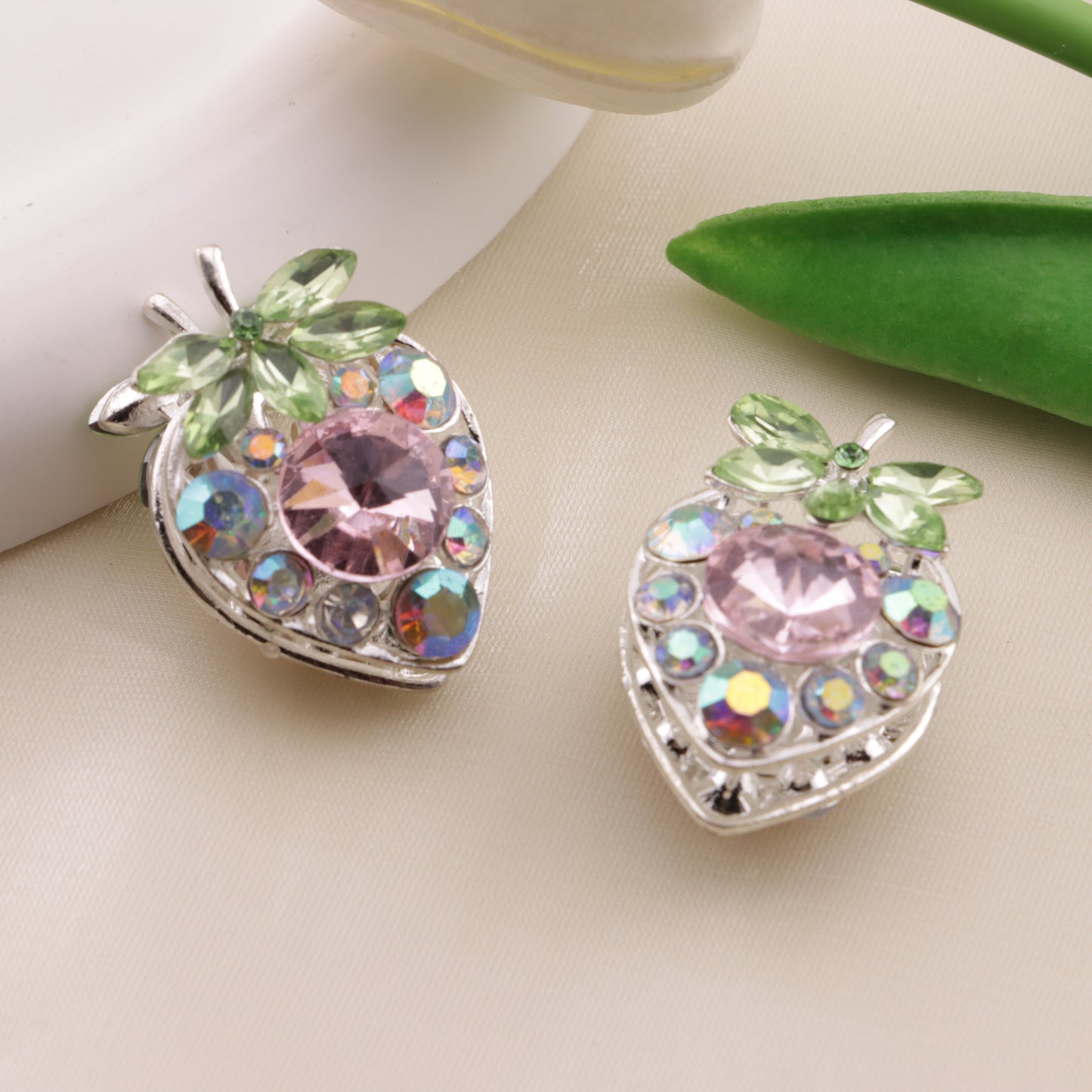 FS6492- Approximately 34×23mm Double-Sided Drilled Strawberry Four-Way Alloy Beads