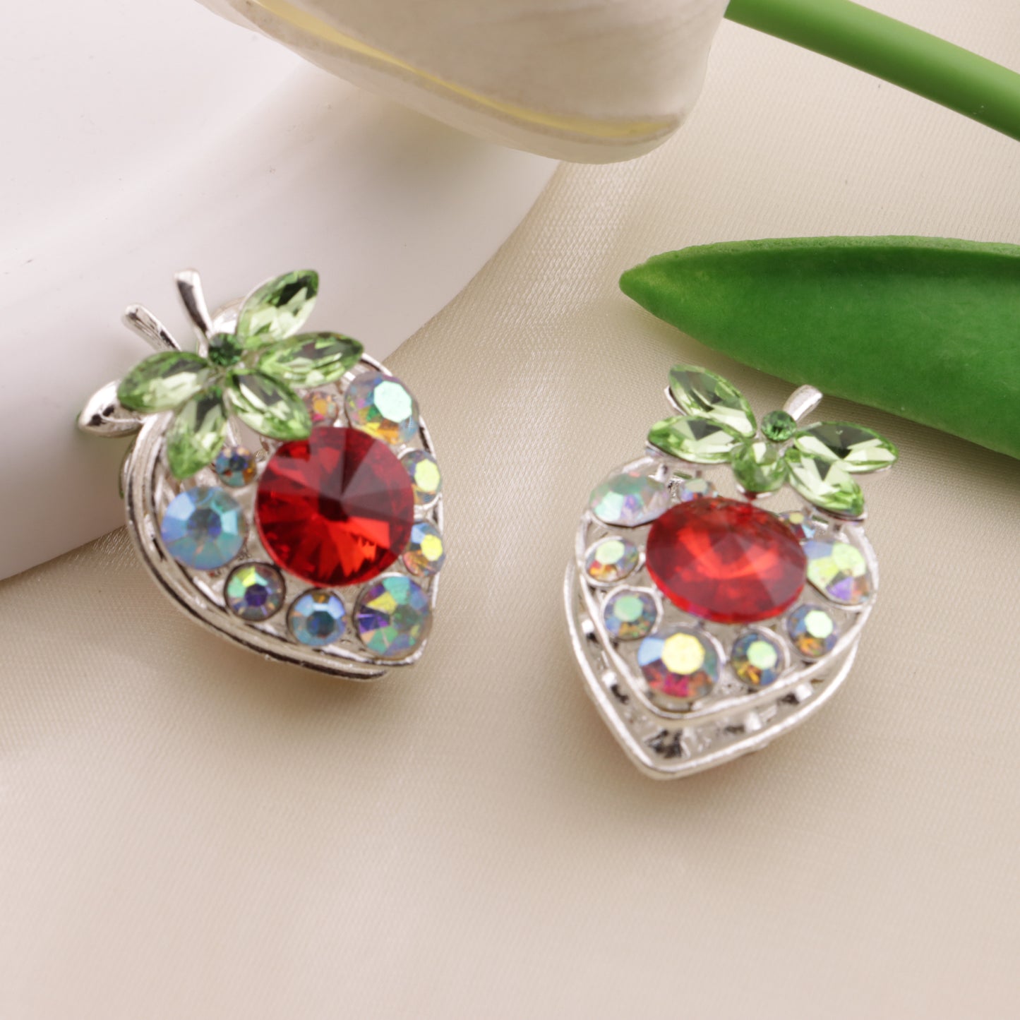 FS6492- Approximately 34×23mm Double-Sided Drilled Strawberry Four-Way Alloy Beads