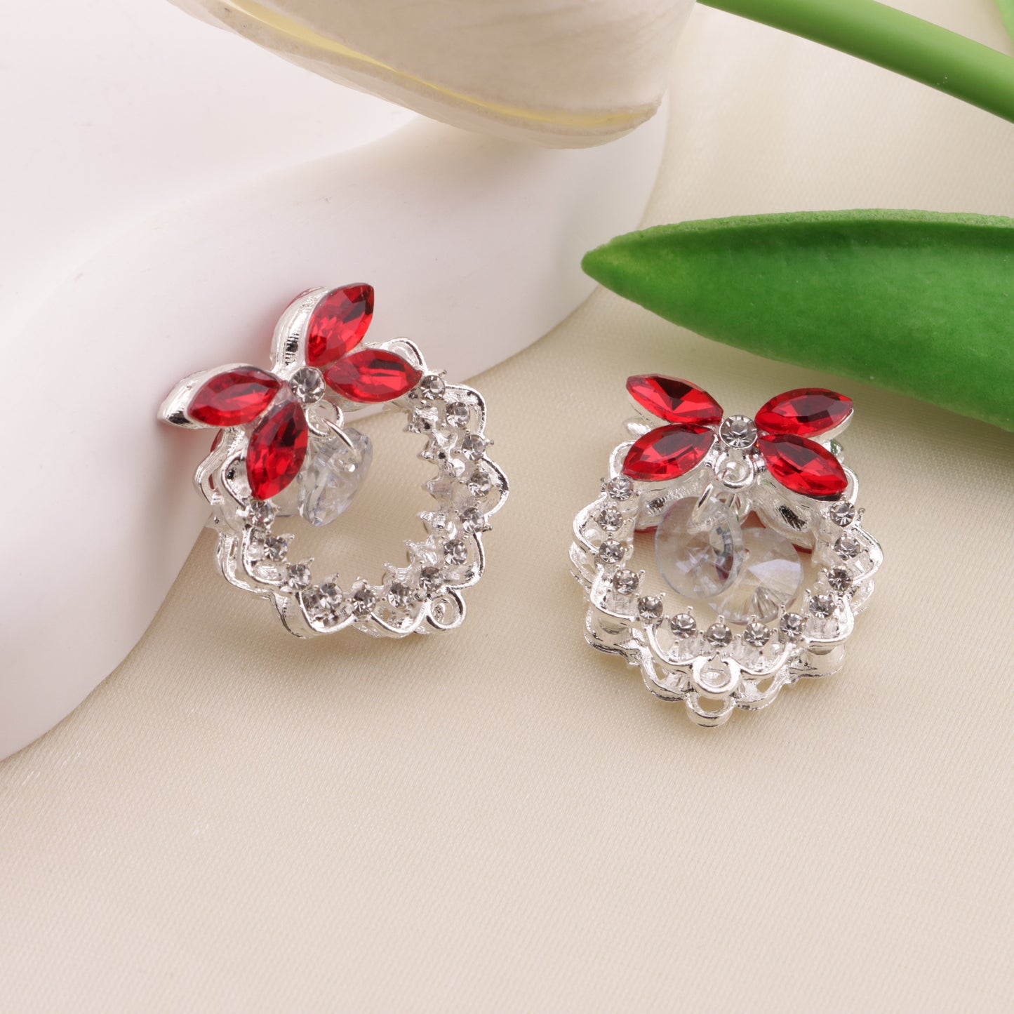 FS6491- Approximately 24×26×18mm Double-Sided Heavy Industry Wreath Alloy Beads