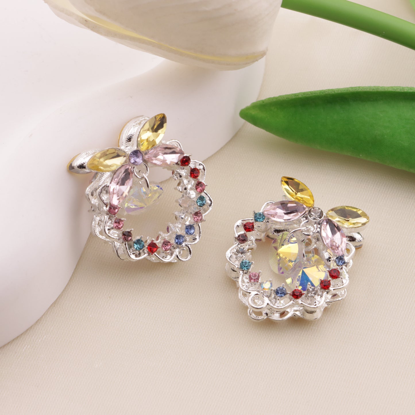 FS6491- Approximately 24×26×18mm Double-Sided Heavy Industry Wreath Alloy Beads
