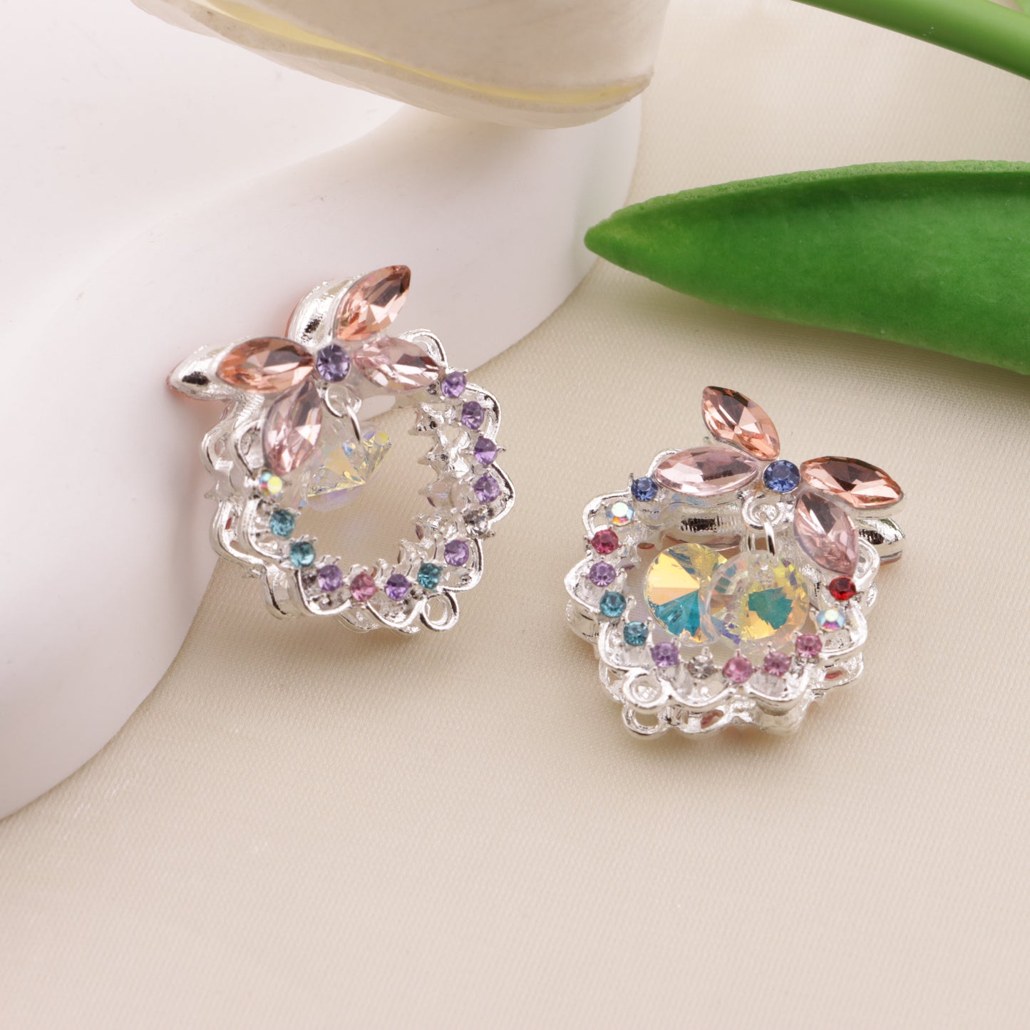 FS6491- Approximately 24×26×18mm Double-Sided Heavy Industry Wreath Alloy Beads