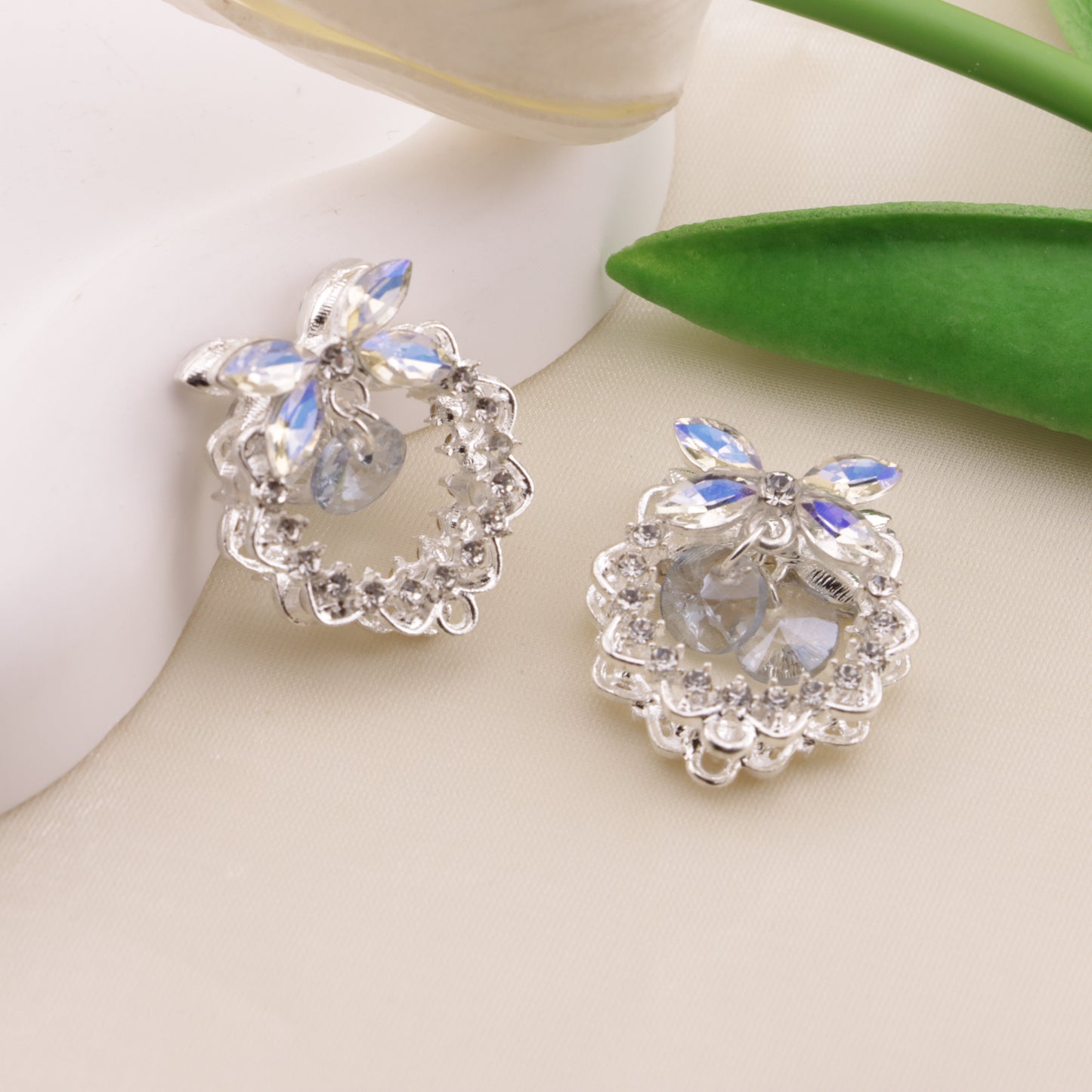 FS6491- Approximately 24×26×18mm Double-Sided Heavy Industry Wreath Alloy Beads