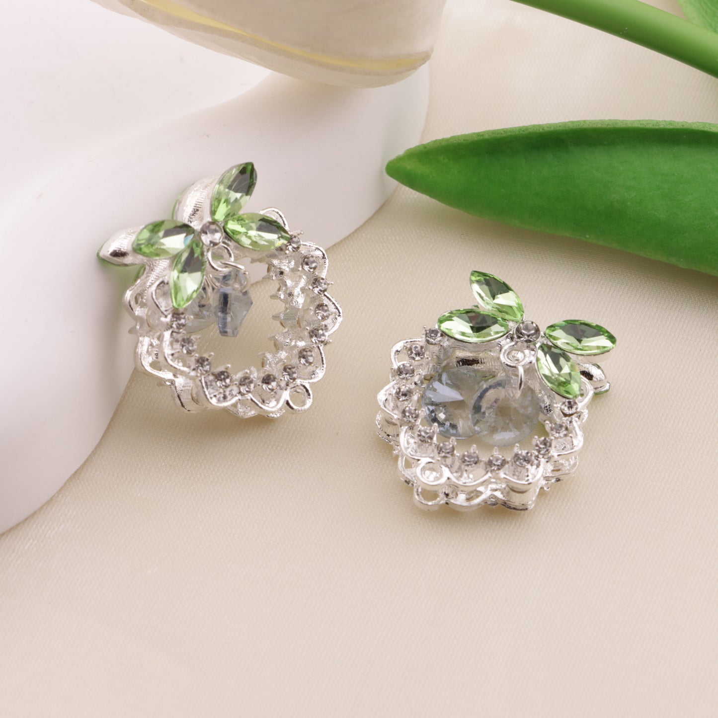 FS6491- Approximately 24×26×18mm Double-Sided Heavy Industry Wreath Alloy Beads