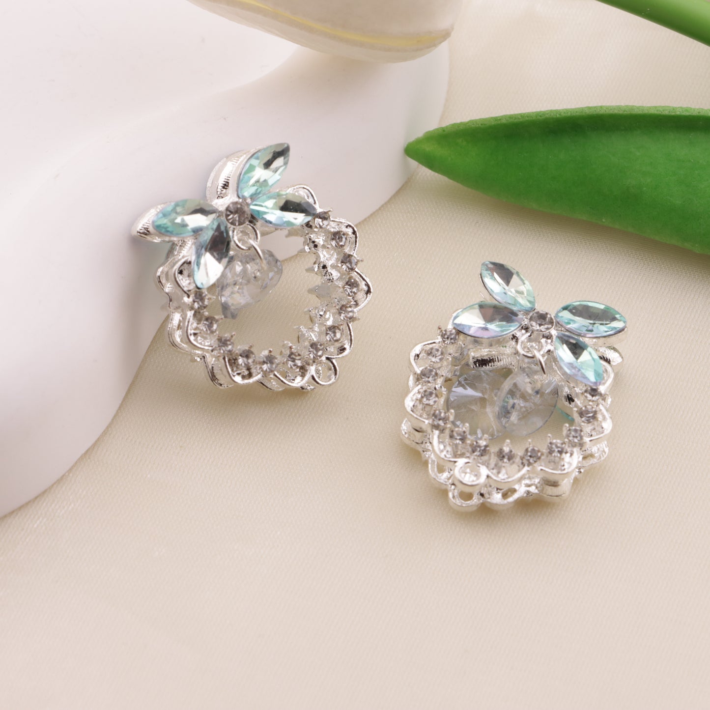 FS6491- Approximately 24×26×18mm Double-Sided Heavy Industry Wreath Alloy Beads