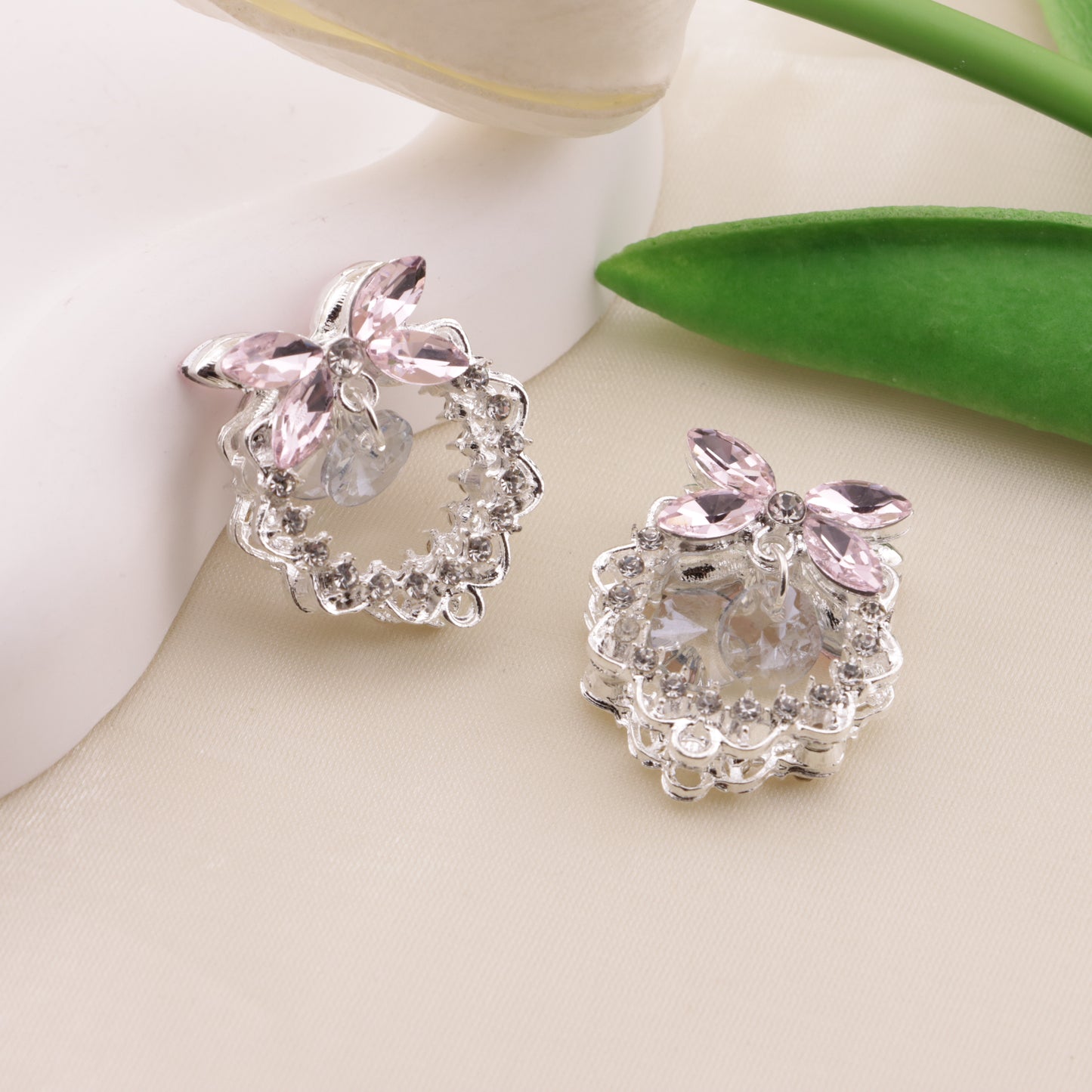 FS6491- Approximately 24×26×18mm Double-Sided Heavy Industry Wreath Alloy Beads