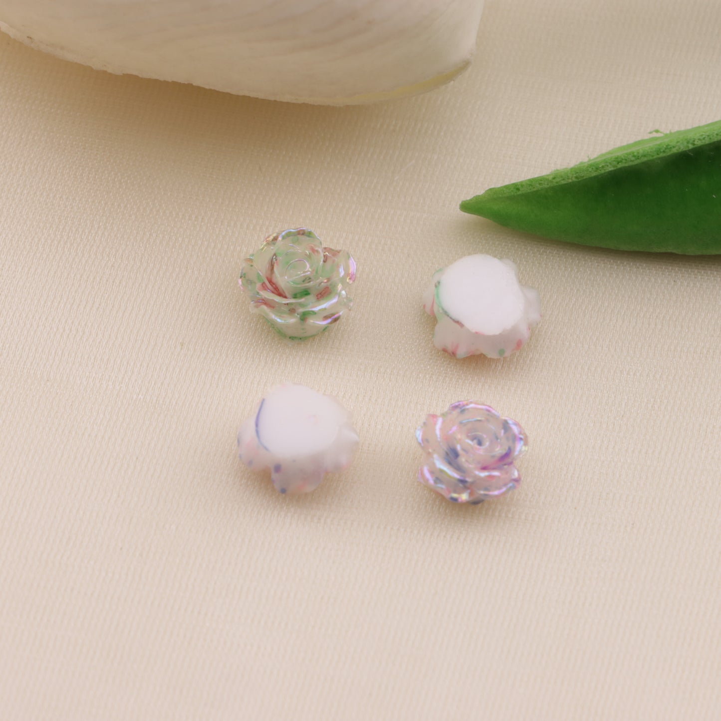 FS6561- 8mm UV Luminous Mabé Small Flower Charms