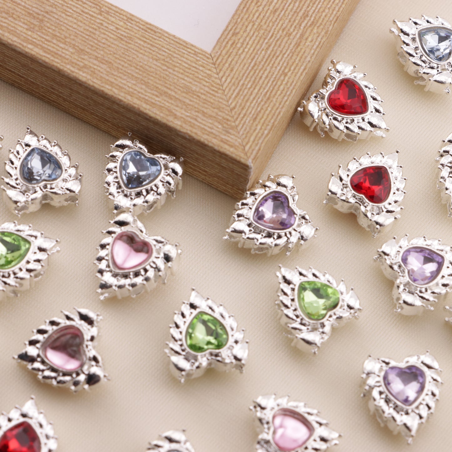 FS6574- 13*14 Feather Double-Sided Love 4-Hole Metal Bead