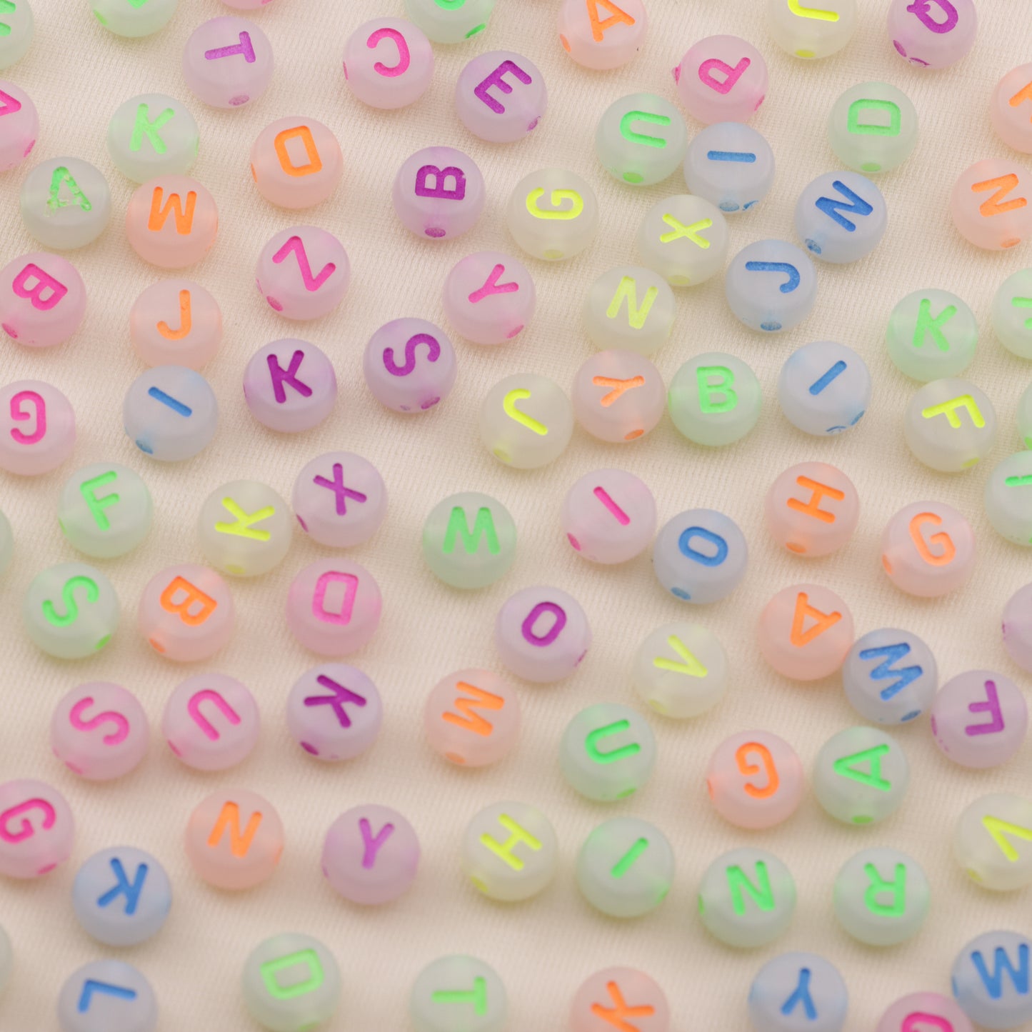 FS6545- 4*7 Aperture 12mm 4*7 Font Mixed Color Luminous Acrylic Letter Beads