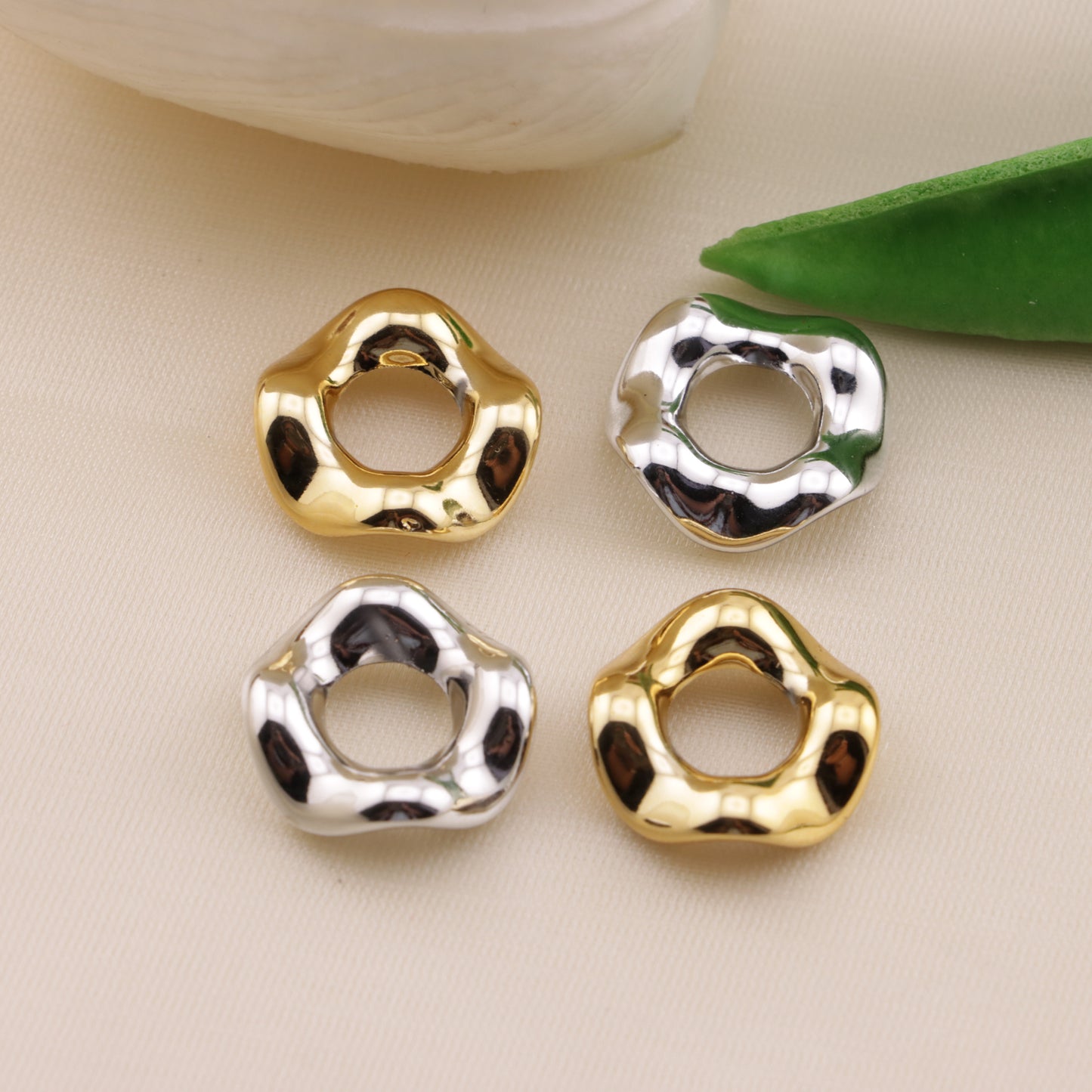 FS6577- 13mm Gold-Plated Or Silver-Plated Wavy Spacer Beads
