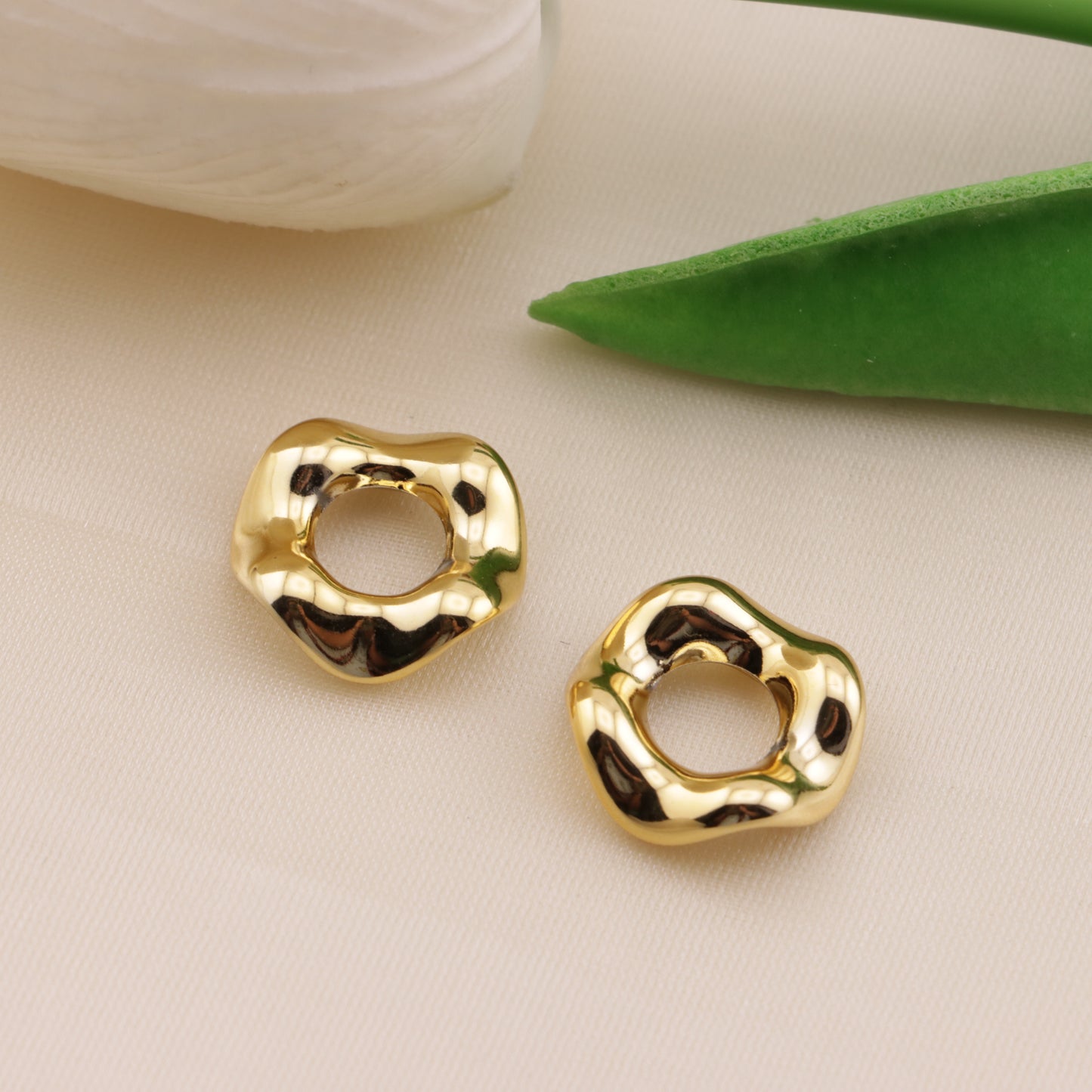 FS6577- 13mm Gold-Plated Or Silver-Plated Wavy Spacer Beads