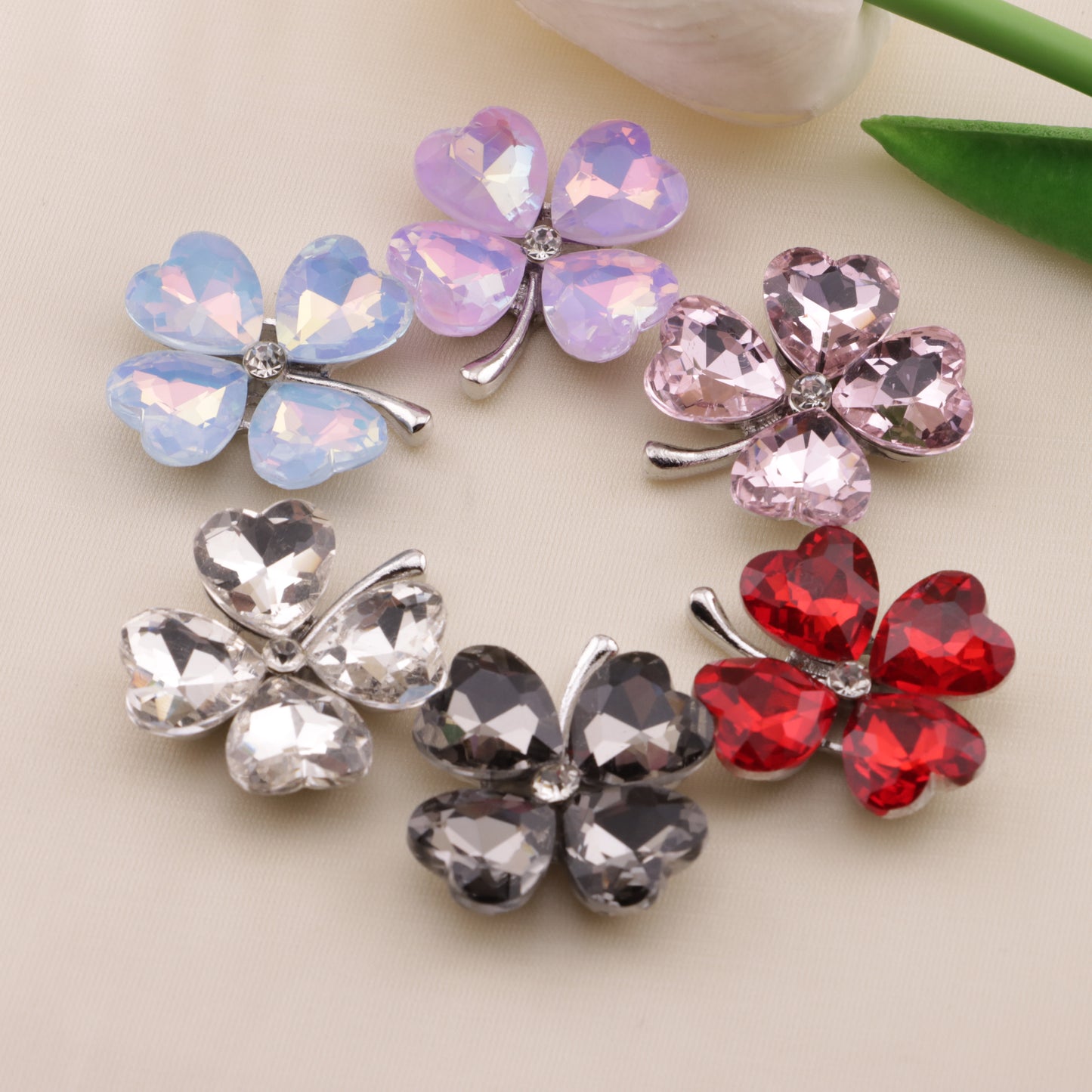 FS6584- 28mm Heart Four-Leaf Clover Alloy Charms Ai Xin Si Ye Cao He Jin Tie Pian