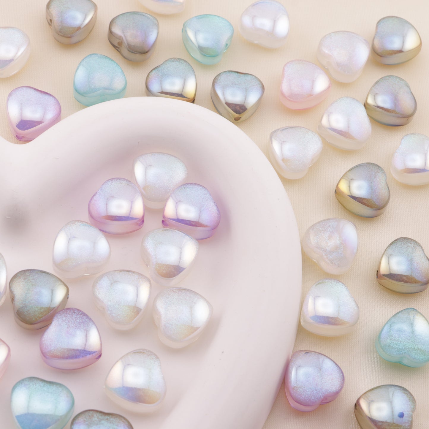 FS5724- 17mm Cat-Eye Heart-Shaped Resin Beads