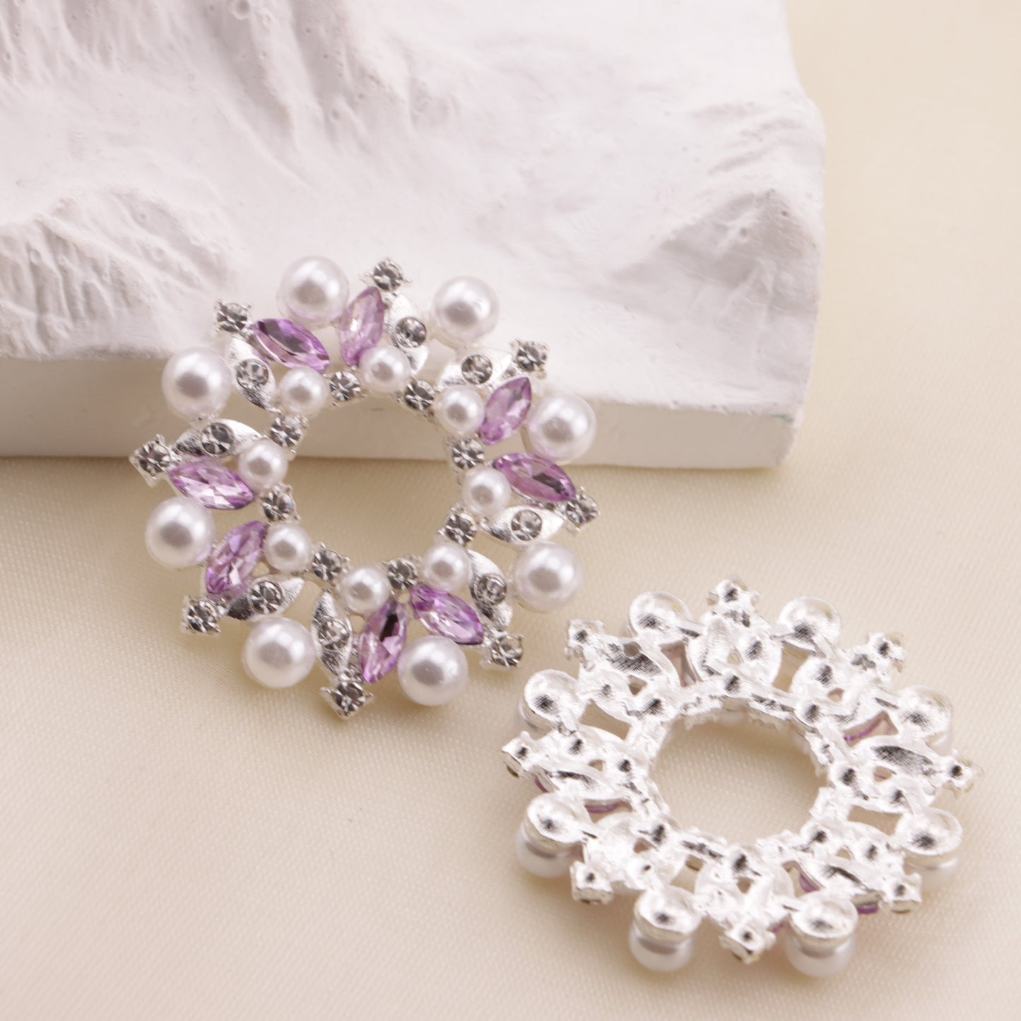 FS5267- 33mm Metal Round Flower Frame Charms